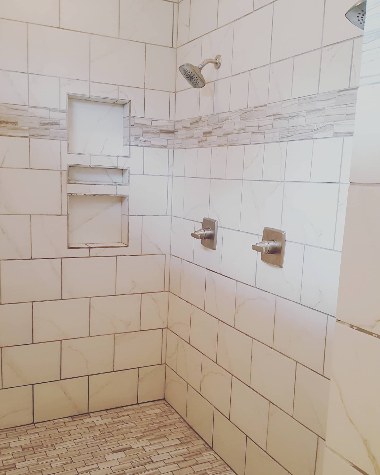This oversized tile shower is zero entry with a large rain head above and two regular shower heads. 💦
#customhome
#customehomebuilder
#jontotherowconstruction
#mastershower
#tileshower
#masterbathroom
#customtileshower