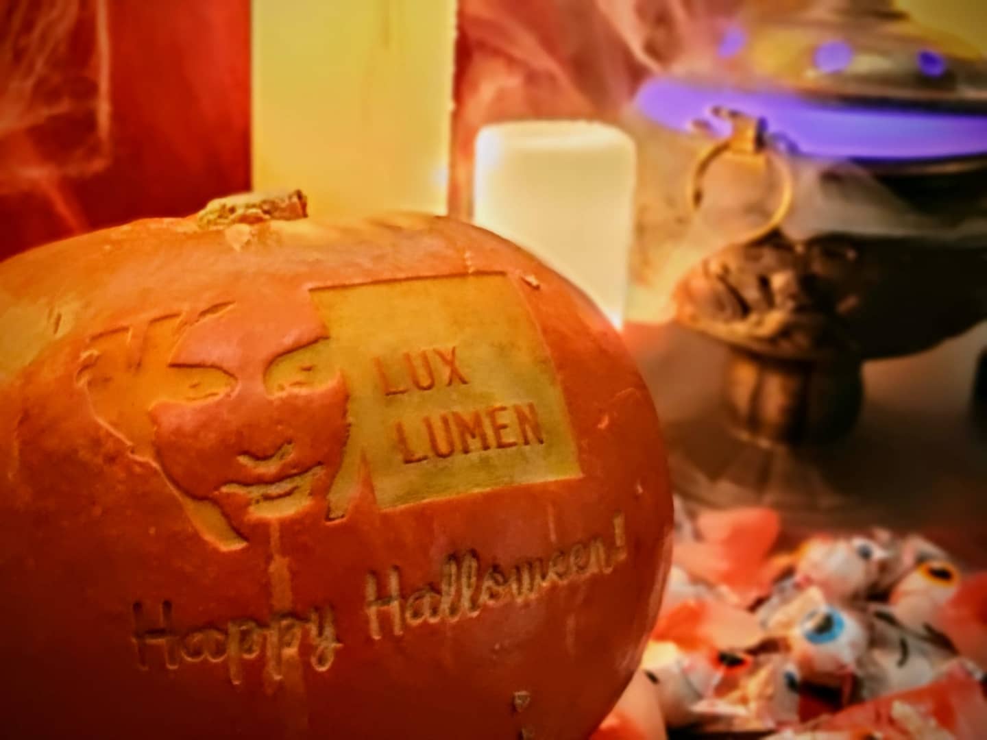 Happy halloween! 🕸️
It has been nice and busy at Lux Lumen, but we haven't kept you up to date much 🙈
Don't worry, we will make up to you. Stay tuned!
#halloween #halloweenpumpkin #laseredlogo #happyhalloween #ledcandles
Jealous of our pumpkin? Contact @one2laser to have your own