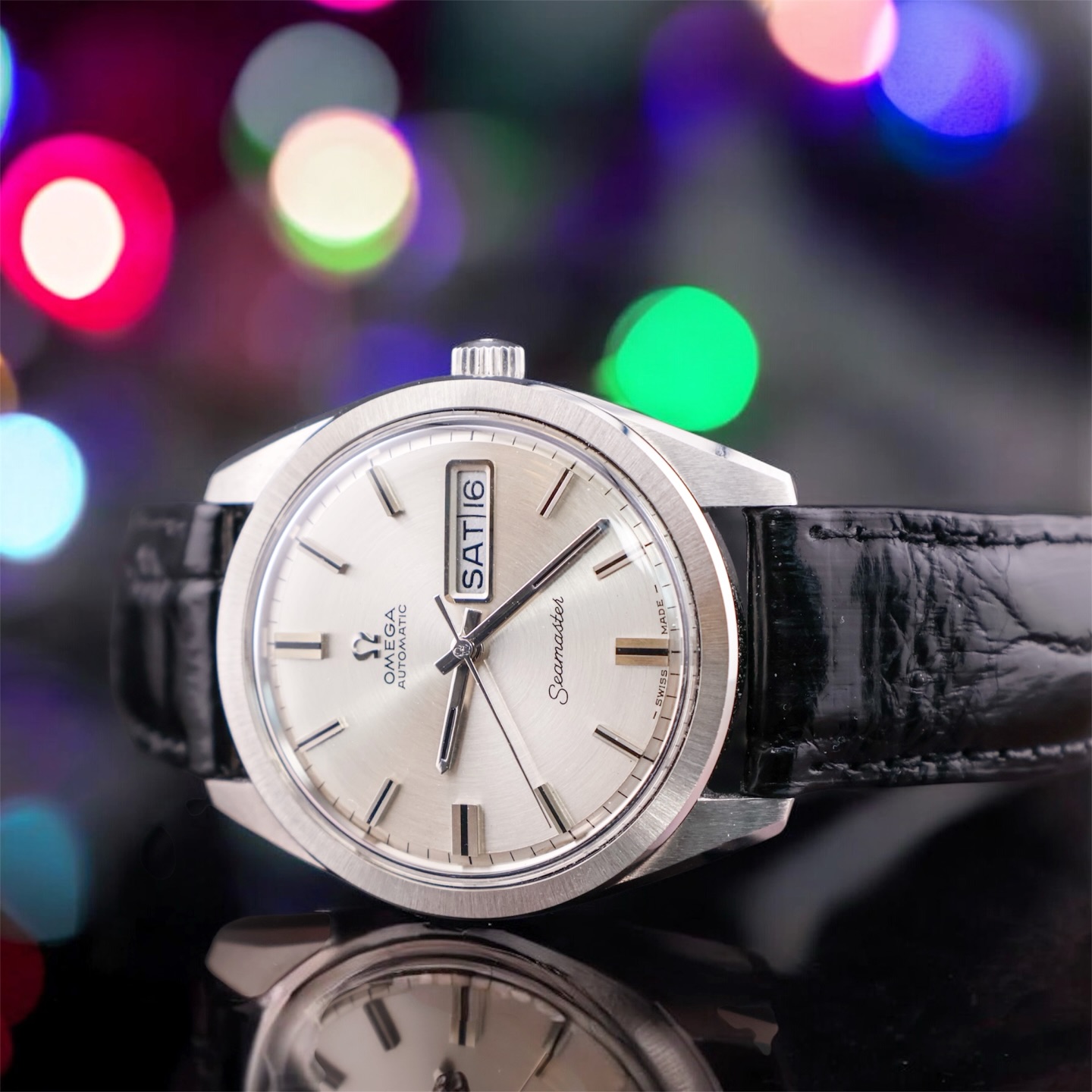 There’s something magical about a vintage watch in fantastic condition, and this Omega Seamaster from 1968 is the perfect example 💎
Featuring a radial dial, day-date complication and Omega’s venerated automatic movement, all inside a 36.5mm case that feels simultaneously modern in proportions and classic in appearance 💯👏🏻
If you’re on the vintage Omega kick as hard as I am, what’s your favorite Omega?
@omega Seamaster (Ref. 166.032)
#omega #watchfam #vintagewatch