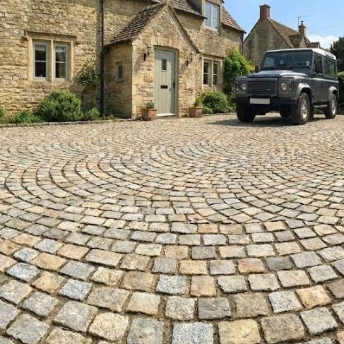High-quality bespoke driveways, not an issue with DBG projects
Stone sets that will last a life time