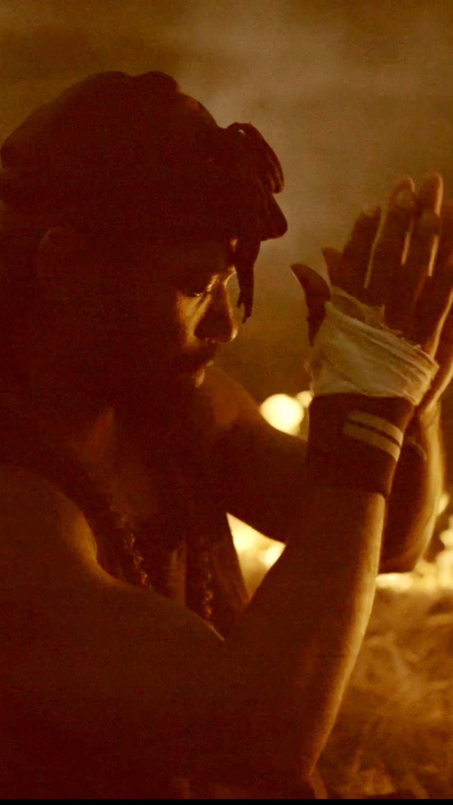 The world is burning 🔥
This is when the artists get to work.
Project collaborations aligning strong between
@isaacbsworld (rap),
@apsa.hara (firedance) and
@_zackiel_ (vocals/handpan)
with the ingenuity of _chowter to film such potent scenes in the heat of the moment.
Stay tuned for upcoming releases 👑📡
Both ZackieL and Isaac are crowdfunding their first albums - links in their bio’s.
Go show some love and support for the arts if you have the means, you can make a real impact! 💙
These are the times when artist need more back-up than ever to get the message out there, regenerative artistry. 🔥
Here’s an original behind-the -scenes story for you:
The same night we filmed this, same neighborhood, the call went out to bring all animals and kids inside (and to watch your back!) because a big leopard had been seen roaming. 🐆
I wonder if he was watching us from the trees as we danced and sang amongst those flames.
Leopards can be man-eaters.
Puts things in primal perspectihe ve, same as being immersed in fire at the moment of creation. The moment of alchemy.
-
-
-
-
-
#handpan #rap #firedance #firefans #goa #india #ubuntu #hiphop #hang #hangdrum #singing #live #fire #medicine #music #message #soul #soulful #original