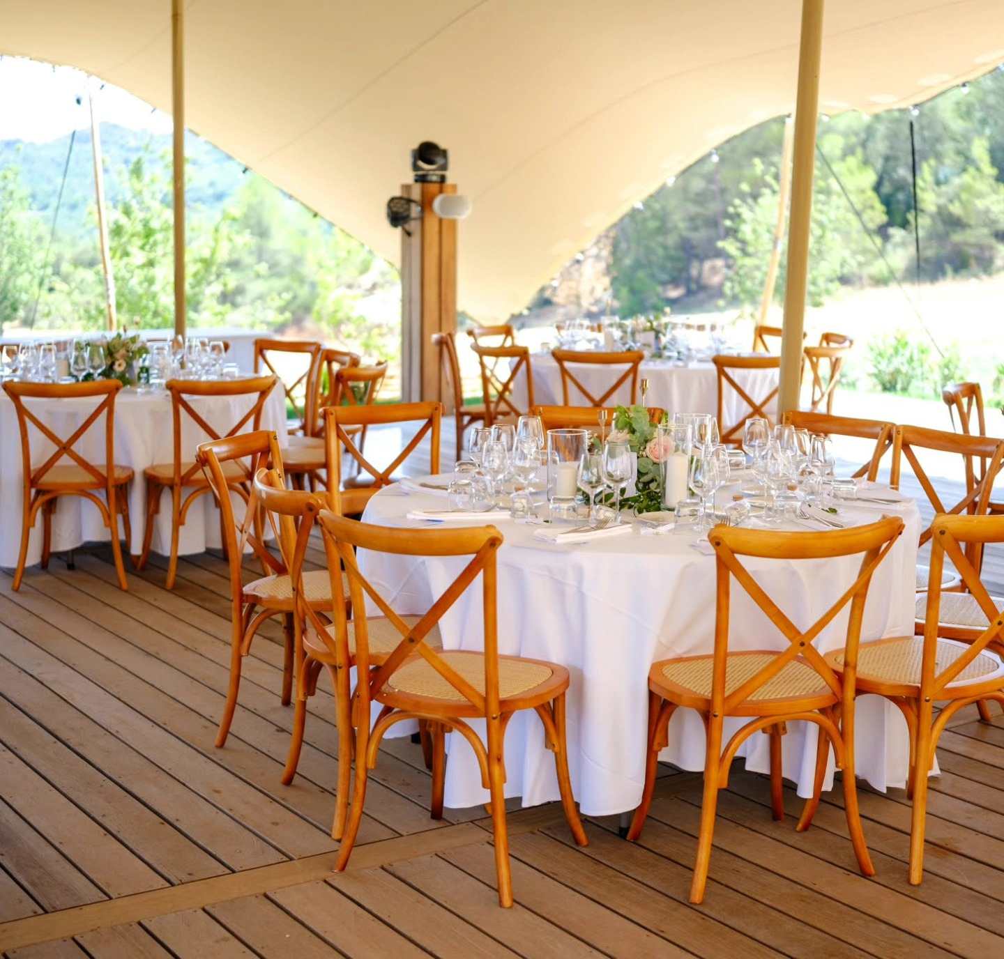 ✨ Un dîner sous les étoiles, sophistiqué et authentique
Imaginez-vous entouré de vos proches pour un magnifique dîner en extérieur, avec du mobilier en bois élégant, des nappes blanches immaculées et une tente en bambou pour un cadre à la fois raffiné et naturel.
Sous le ciel provençal, nos décorations de table s'harmonisent parfaitement avec l'environnement, apportant une ambiance chaleureuse et authentique à votre événement. Que ce soit pour un mariage ou une réception en plein air, cette mise en scène sera le cadre idéal pour partager des moments inoubliables.
Laissez-vous charmer par la douceur de vivre en Provence, avec une décoration qui allie simplicité et élégance.
📍 Disponible à la location partout en Provence.
📞 Contactez-nous pour organiser votre dîner de rêve sous les étoiles !
🏷centre de table fleuri
🏷chandeliers dorés
🏷photophores en verre
#LocationdedécorationdemariageMarseille#LocationdecorationdemariageMarseille#LocationdedécorationdemariageAixenprovence#Locationdecorationdemariageaixenprovence#Locationdedécorationdemariagepourrieres#Locationdecorationdemariagepourrieres#Locationdedécorationdemariagetrets#Locationdecorationdemariagetrets#Locationdedécorationdemariagerousset#Locationdecorationdemariagerousset#Locationdedécorationdemariagesaintmaximin#Locationdecorationdemariagesaintmaximin#Locationdedécorationdemariagevar#Locationdecorationdemariagevar#LocationdedécorationdemariageBouchesduRhone#LocationdecorationdemariageBouchesdurhône#Locationdedécorationdemariagepourcieux#Locationdecorationdemariagepourcieux#Locationdedécorationdemariageaubagne#Locationdecorationdemariageaubagne