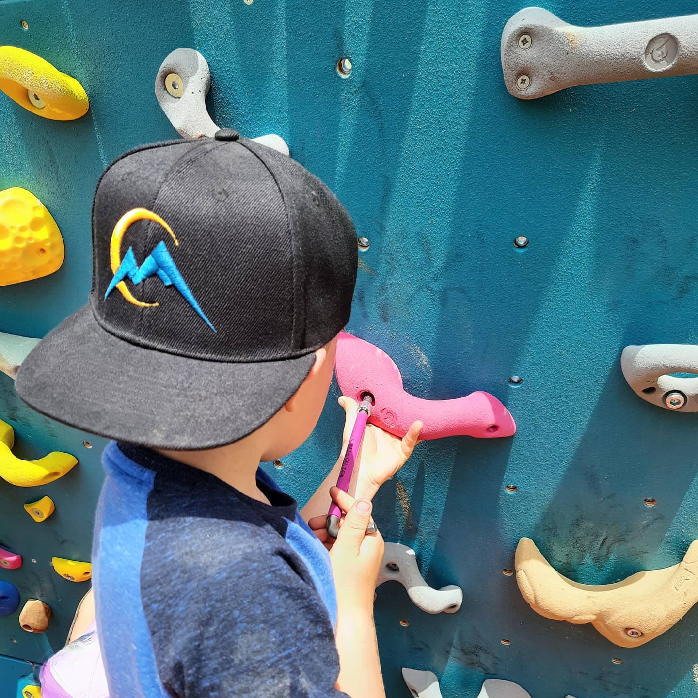 Nachwuchsschrauber 🤩🤘
#climbmania_de #climbmania #climbingholds #climbing #climb #climbing_is_my_passion #shapes #bouldering #boulder