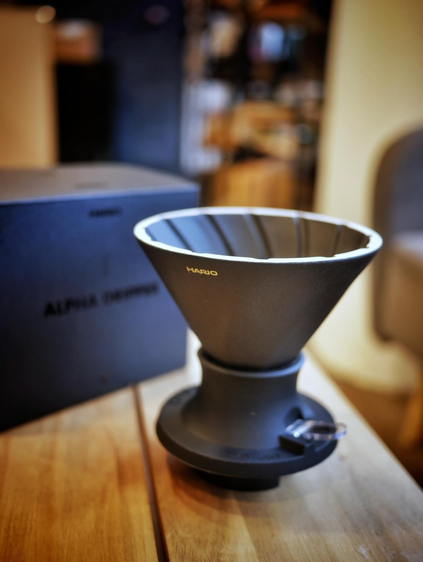 The evolution of a classic. 🤎
Meet Alpha 02 Immersion Dripper —
solid ceramic with obsidian black glaze, V60-compatible design, and an upgraded immersion structure that lets pouring and steeping happen in one smooth flow.
More control.
More consistency.
Cleaner, fuller flavors — every cup.
From beginners to seasoned brewers, Alpha 02 makes great coffee easier than ever.
☕ Brew smart. Brew beautifully.
📍 Consignment @ 111 Water Lane, Leeds
🛒 Shop now 👉 www.sheepmaimai.co.uk (link in bio)
#HARIO #SheepMaiMai #Alpha02 #ImmersionDripper #PourOverCoffee