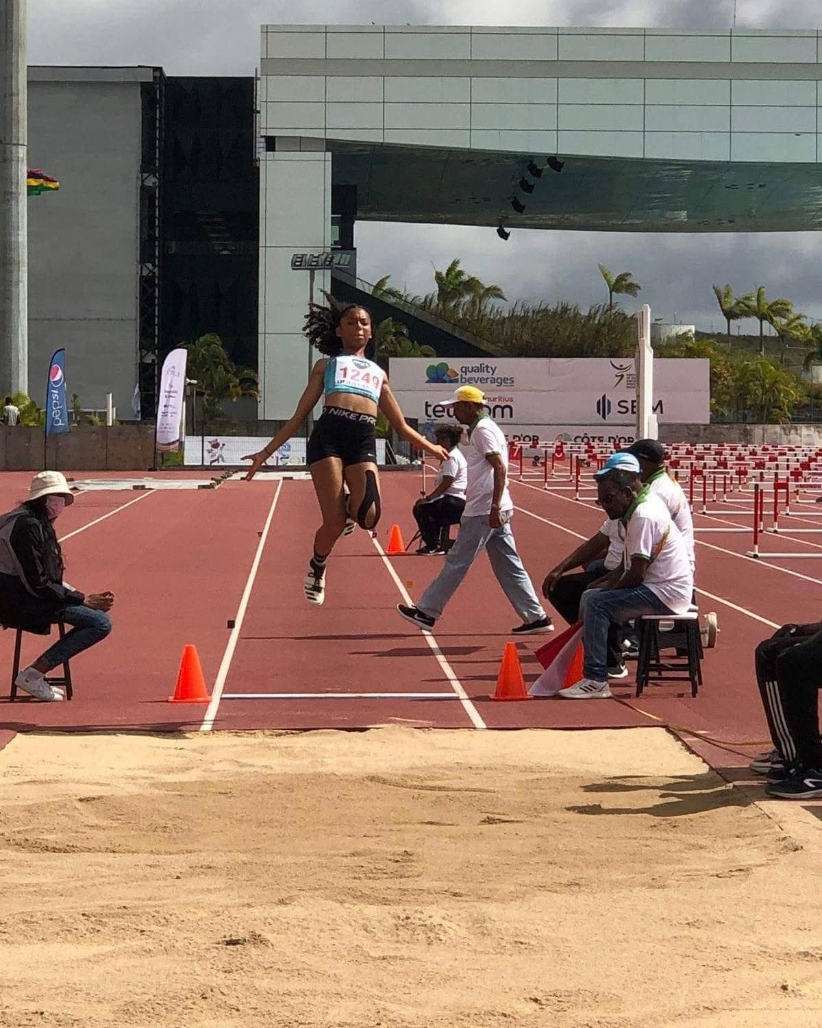 Anais Paviel-Migale termine 3 ème aux jeux des iles jeunes sur le saut en longueur avec une distance de 4m88 !