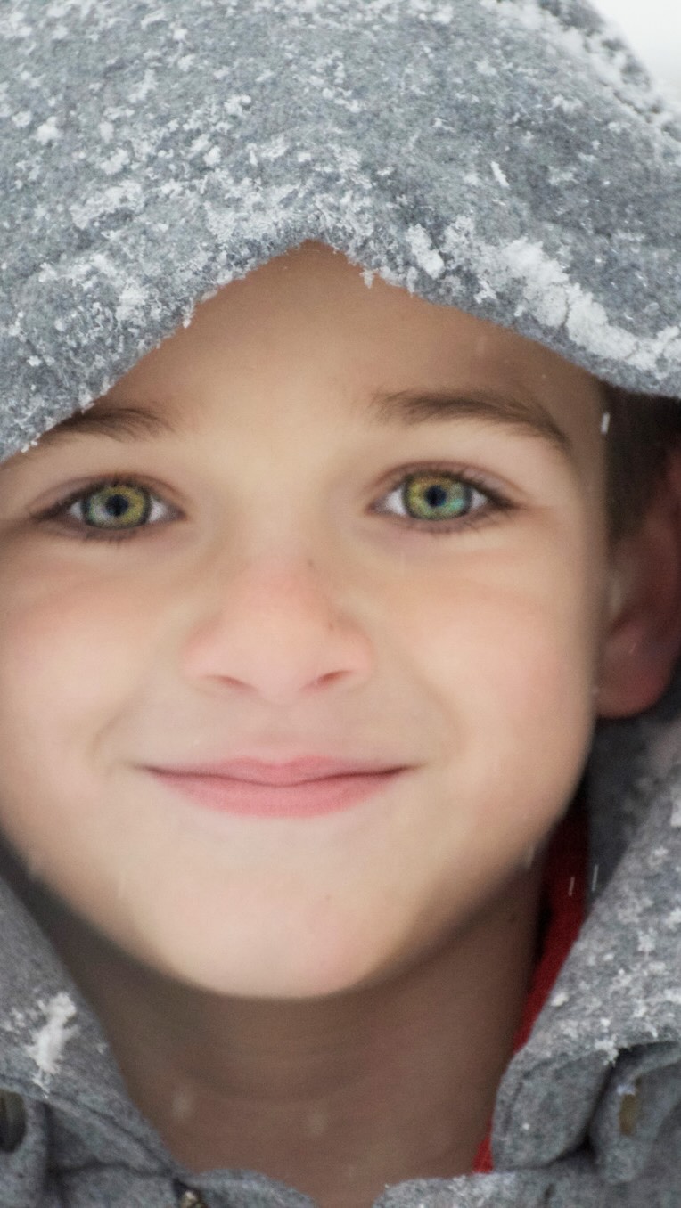 In honor of today’s snowstorm, I’m throwing it back to almost 10 years ago. I always come back to this shoot because I remember exactly what I thought while editing it: wow… I can really do this.
Learning to value yourself and your work is a journey for every creative, but this moment was a turning point for me—both in my photography and in my self-worth as a photographer.
Was there a moment in your journey when something finally clicked for you?
And YES, the temps in NJ today are much younger than I am. 🥶