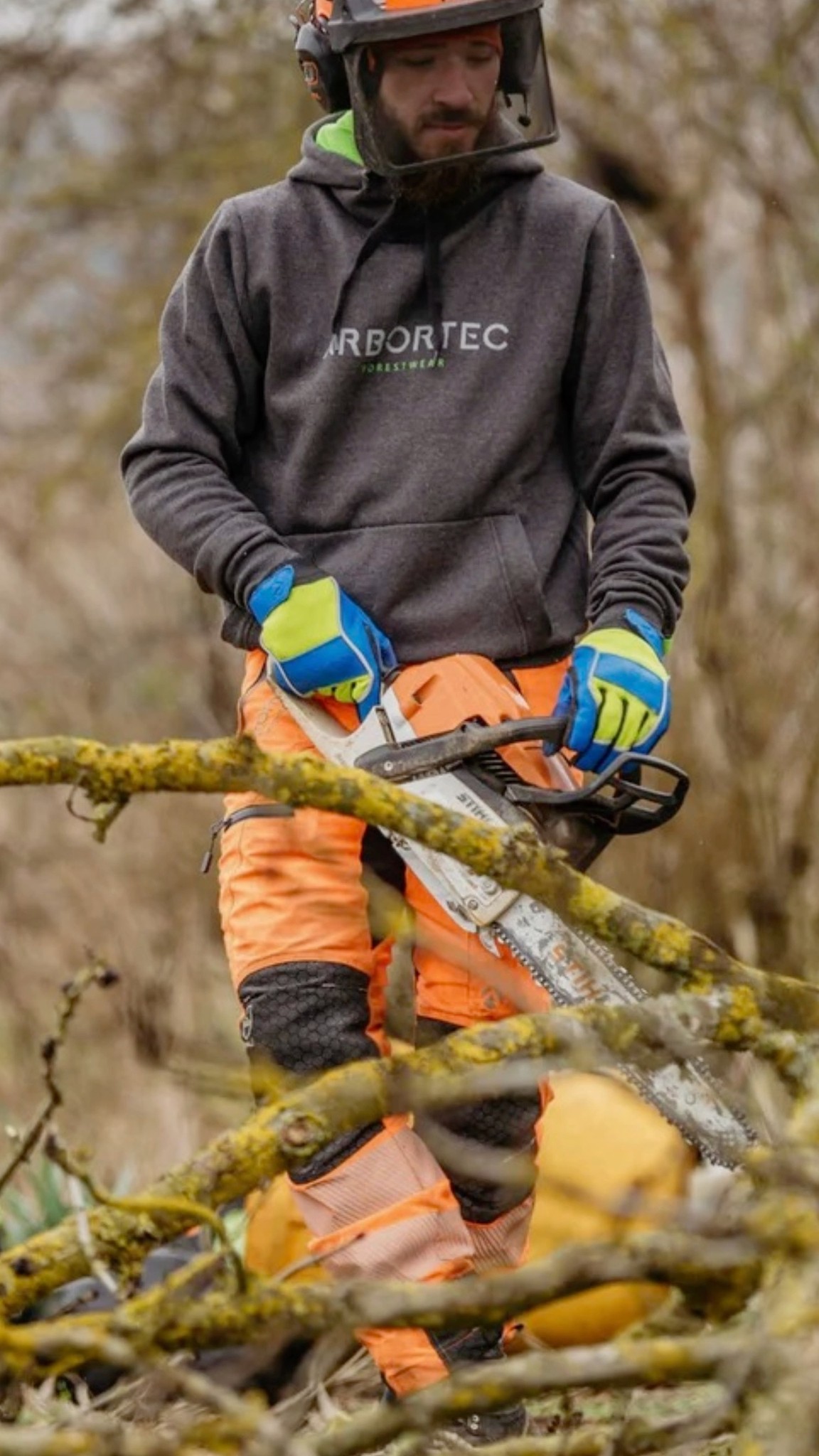 Schütze deine Hände vor Verletzungen, Kälte und Nässe!
Arbeitshandschuhe von Arbortec leisten, was sie versprechen. 🧤🌲
Bei uns findest du online und im Laden in Lenzburg eine riesige Auswahl an passenden Handschuhen.