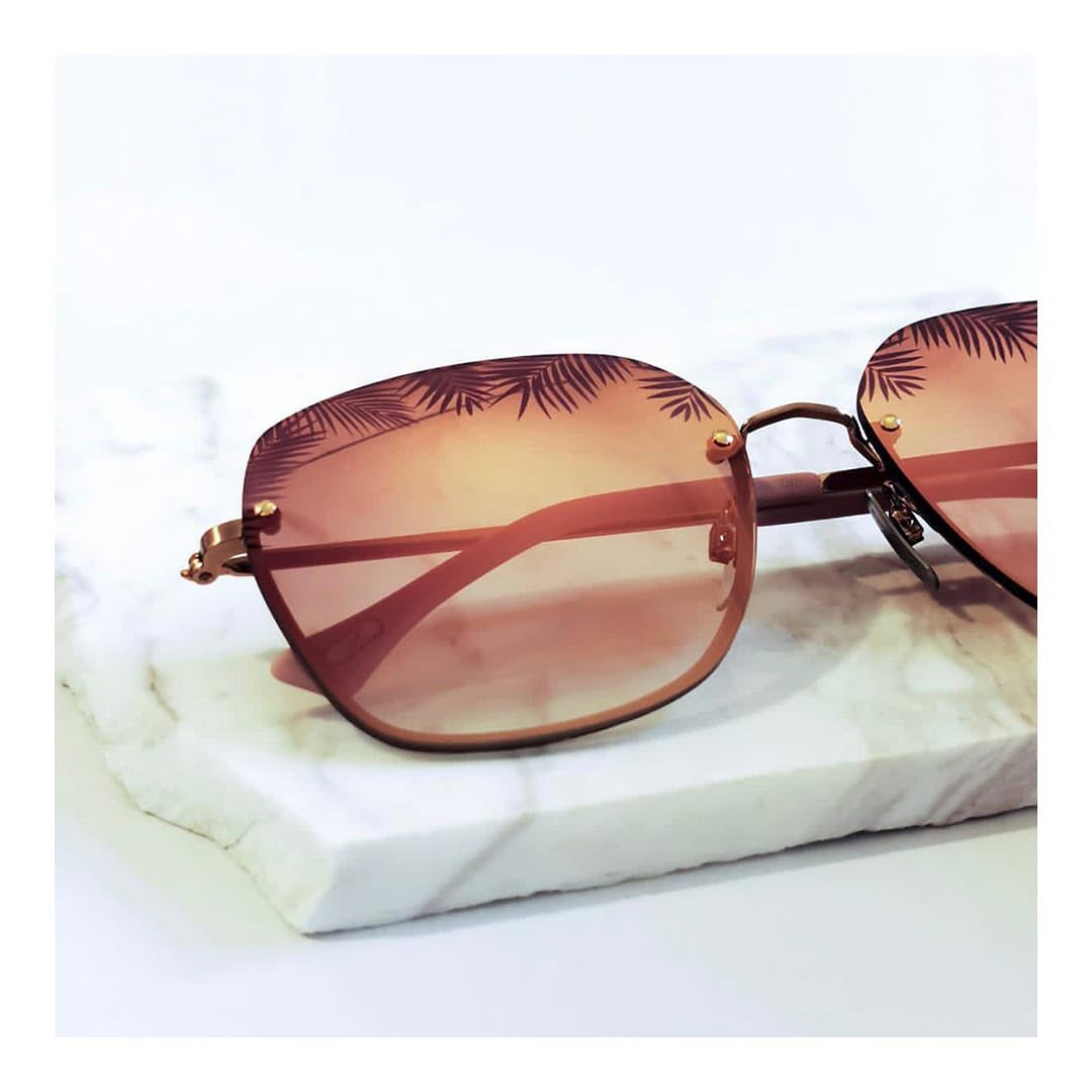 #summersale #50%off
Wir starten mit Schwung in den SUMMER-SALE! Satte 50 % gibt’s auf alle Sonnenbrillen in der Auslage und auf ausgewählte Korrektionsfassungen.