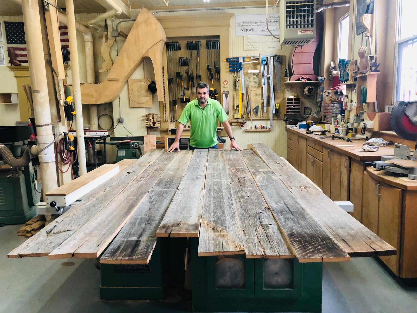 Let’s make some Barn Beams with reclaimed chestnut wood. #reclaimedwood #woodworking #finewoodwork #arturmoreira #nyc #woodworknj #barn #design #adegarestaurant #newark #newarknj