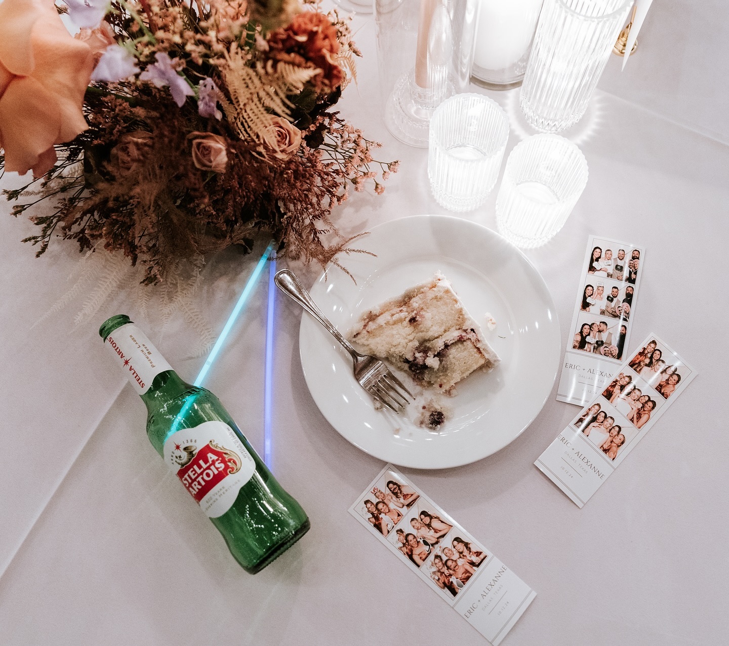 It ain’t no party without cake, in my TOTALLY UNBIASED opinion 😉
Congratulations to Alexanne and Eric!
📸: @ivoryoaksphoto
•
•
•
•
#cake #cakedecorating #cakedesign #cakeart #cakedecorator #cakedesigner #wedding #weddingcake #weddingcakes #dallaswedding #dfwweddings #dallasweddingcakes #dfwweddingcakes #fall #fallwedding #fallweddingcake #weddingcakeideas #weddingcakeinspiration #weddingcakeinspo #cakeslice #cakecutting