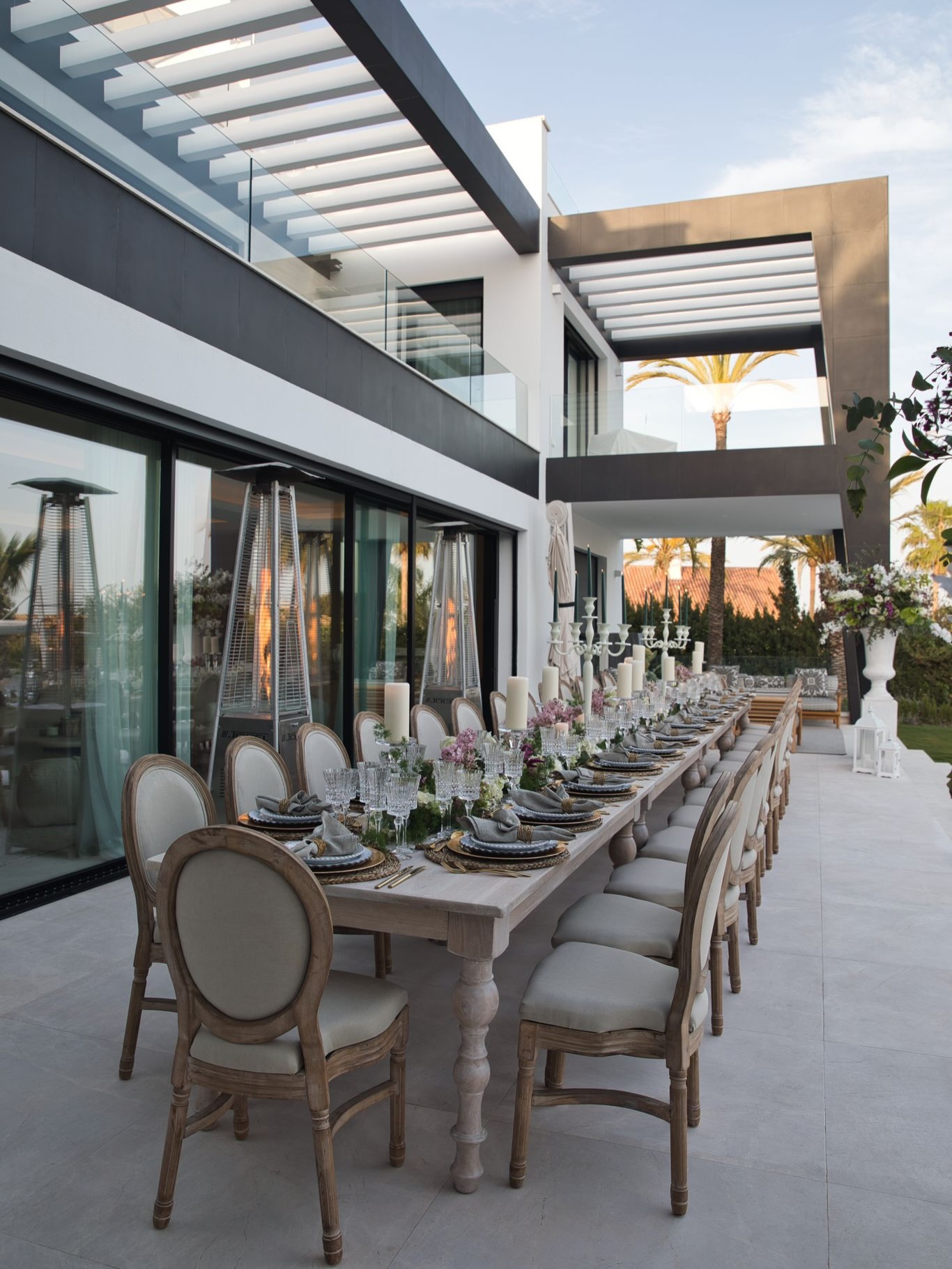 🥂 It’s the moments in between 🥂
The conversations before the first toast.
The laughter around the table.
The feeling when everything just works.
At Dani’s Catering, we create the space for those moments to happen — naturally, beautifully, effortlessly ✨💐
Let’s create yours.
📞 +34 602 687 187
📧 Dani@daniscatering.es
#DanisCatering #eventexperience