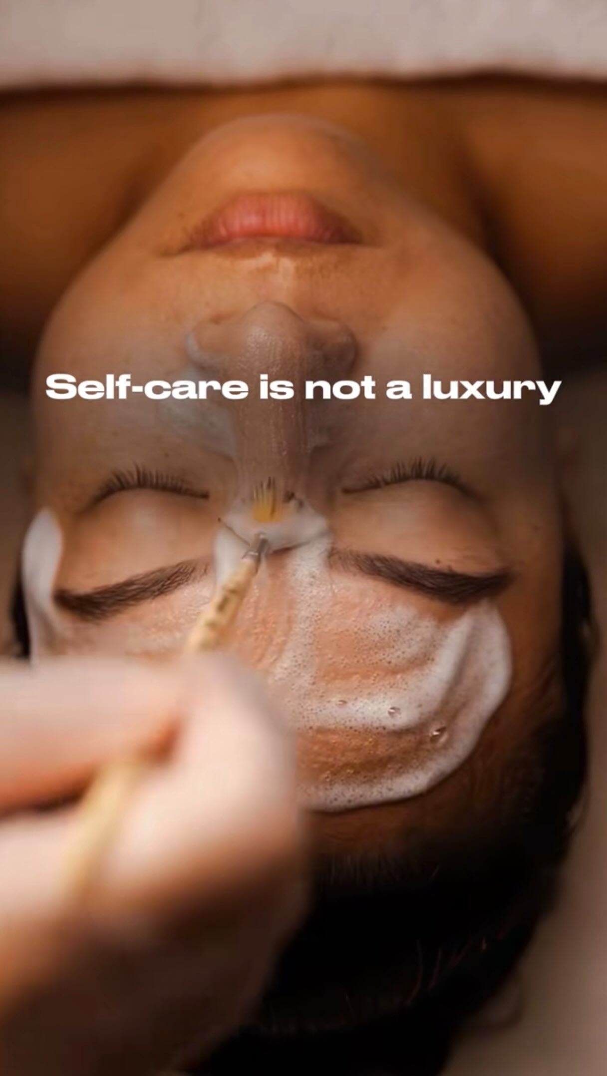 Self-care isn’t a luxury it’s a necessity ✨
Take the break your skin (and soul) deserves. Treat yourself to a facial 🤍 #aestheticsbyam #oxfordsalon #oxford #oxfordaestheticclinic #oxforduniversity