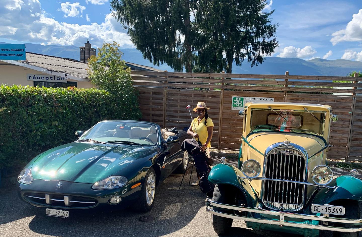 Panthère un jour, Panthère toujours. Et vous 😉 🐆
.
#classiccars #oldtimer #automobilesanciennes #jaguar #chenardwalcker #rallye #solidaritefeminine #panthere #iig #rallyesuisse #love #boituresdecollections