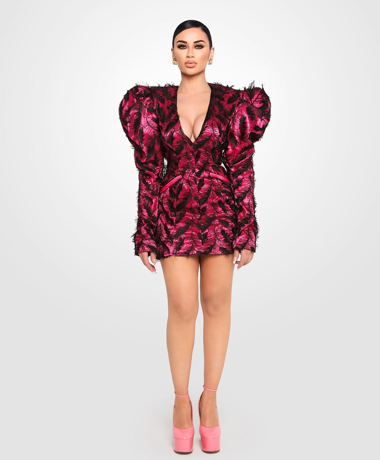 Vibrant Colors✨✨
#VCheLabel #FW22 #HauteCouture