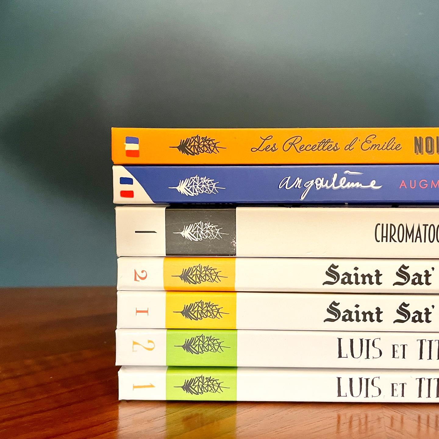 La bande dessinée sonorisée adulte « Chromatographie de mon héritage » vient agrandir notre catalogue !
Plus que quelques jours à attendre pour découvrir notre nouvelle BD !
Rendez-vous demain pour une surprise …
#editionspetitsaturnin #chromatographiedemonhéritage #audreysedano #sylviebonsom #janyservigne @atelieronami @patrimoine.augmente #bandedessinee #bandessineesonorisee #romangraphique #paris #scienceetart #chromatographie #science #mariecurie #museecurie