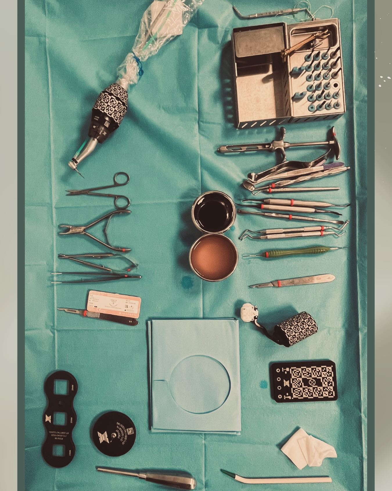 Installation du bloc de chirurgie pour pose d’implant avec le X-guide 🦷 🖥️🔬#chirurgiedentairefrance #implantdentairefrance #implantdentaire #nobelbiocare #xguideimplant #cabinetdentaire #cabinetdentairefuveau #cabinetdrmontaufier