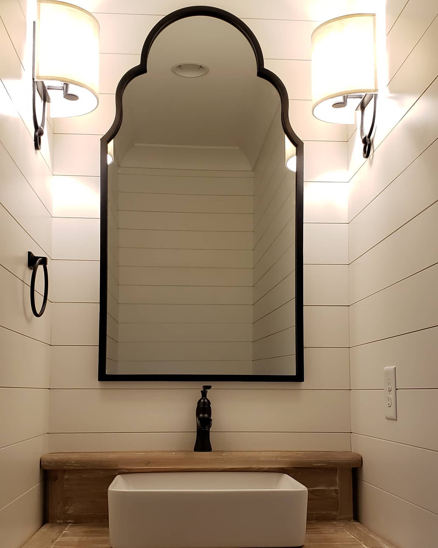 Powder bath love! 💕
#jontotherowconstruction
#customhome
#customehomebuilder
#powderbath
#powderbathroom