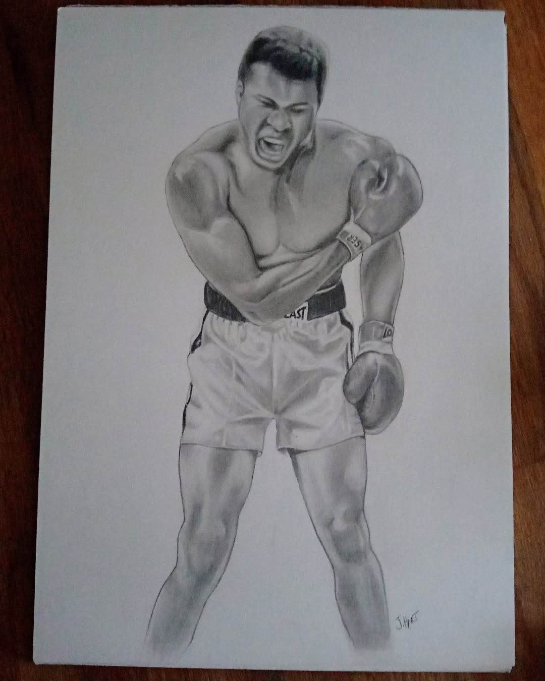 My pencil portrait of the late great Muhammad Ali , a present for another of my gorgeous grandsons ....Bradley.
If you like it please share😊😉
#pencildrawing #pencil #portraitart #portraitartist #boxing #boxingtraining #art #artist #artoninstagram #photorealisticdrawing