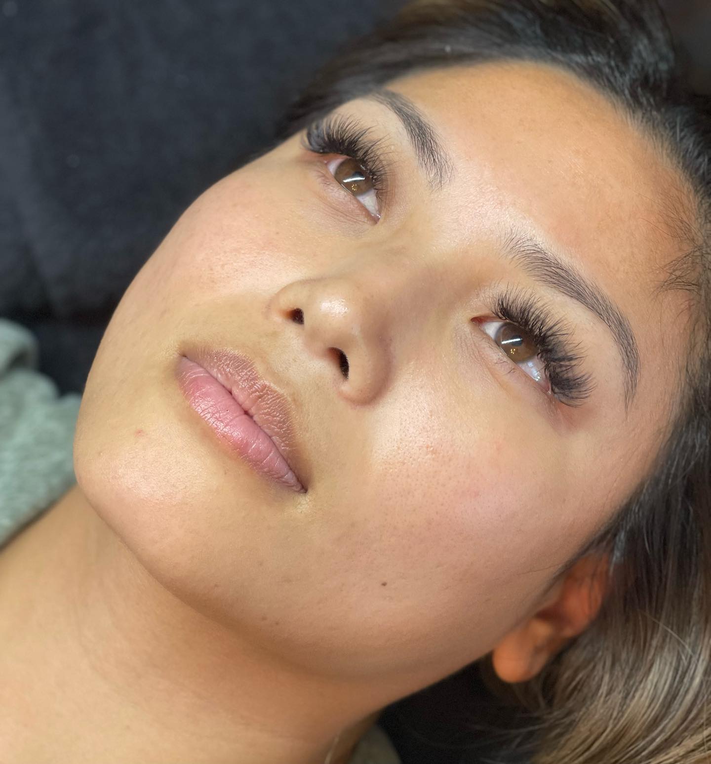 Wispy volume!! I love when I can use my creative side. This is an open eye design on this beautiful client.
#volumelashes #megavolume #love #lash #lashextensions #volume #beautifullashes #scottsdalearizona #scottsdale #gilbert #studioowner #entrepreneur #smallbusiness #smallbusinessowner #classiclashextensions #lashboss