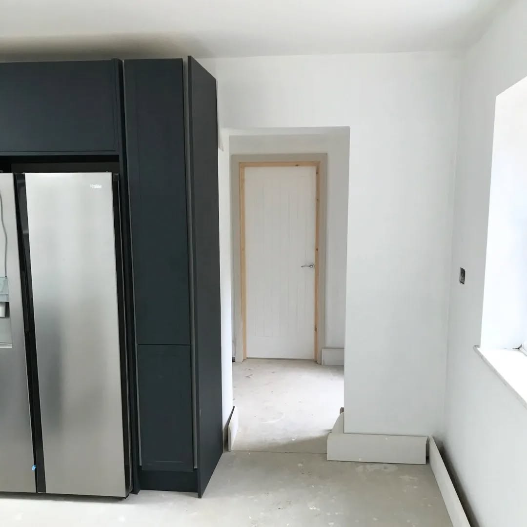 🔪🍳👩🏻🍳 Your kitchen is the heart of your home. It's where you gather with family and friends to cook, eat, and entertain. That's why we're committed to providing our clients with the highest quality kitchen renovation services.
If you are considering a kitchen renovation, be sure to contact @jb.constructionco for a free consultation. We would be happy to discuss your needs and help you create the perfect kitchen for your home.
#JBConstructionCo
#BrentwoodConstruction
#LocalBuilder
#ConstructionServices
#HomeImprovement
#DesignandBuild
#ConstructionCompany
#Brentwood
#Essex
#London