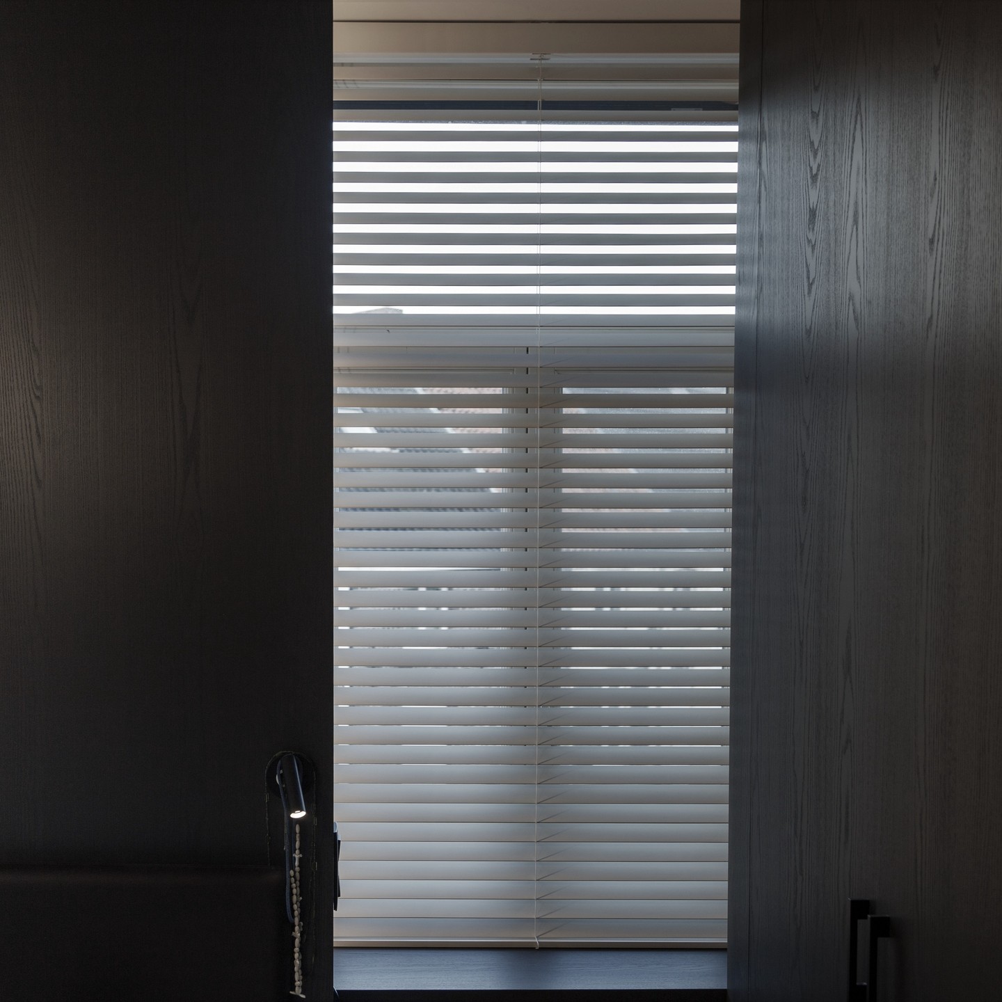 het warme gevoel van een hotelsuite thuis
project DB-G Sint Denijs Westrem
met dank aan #christophefavere #brunodevriendt
#interieur #slaapkamerinterieur #details