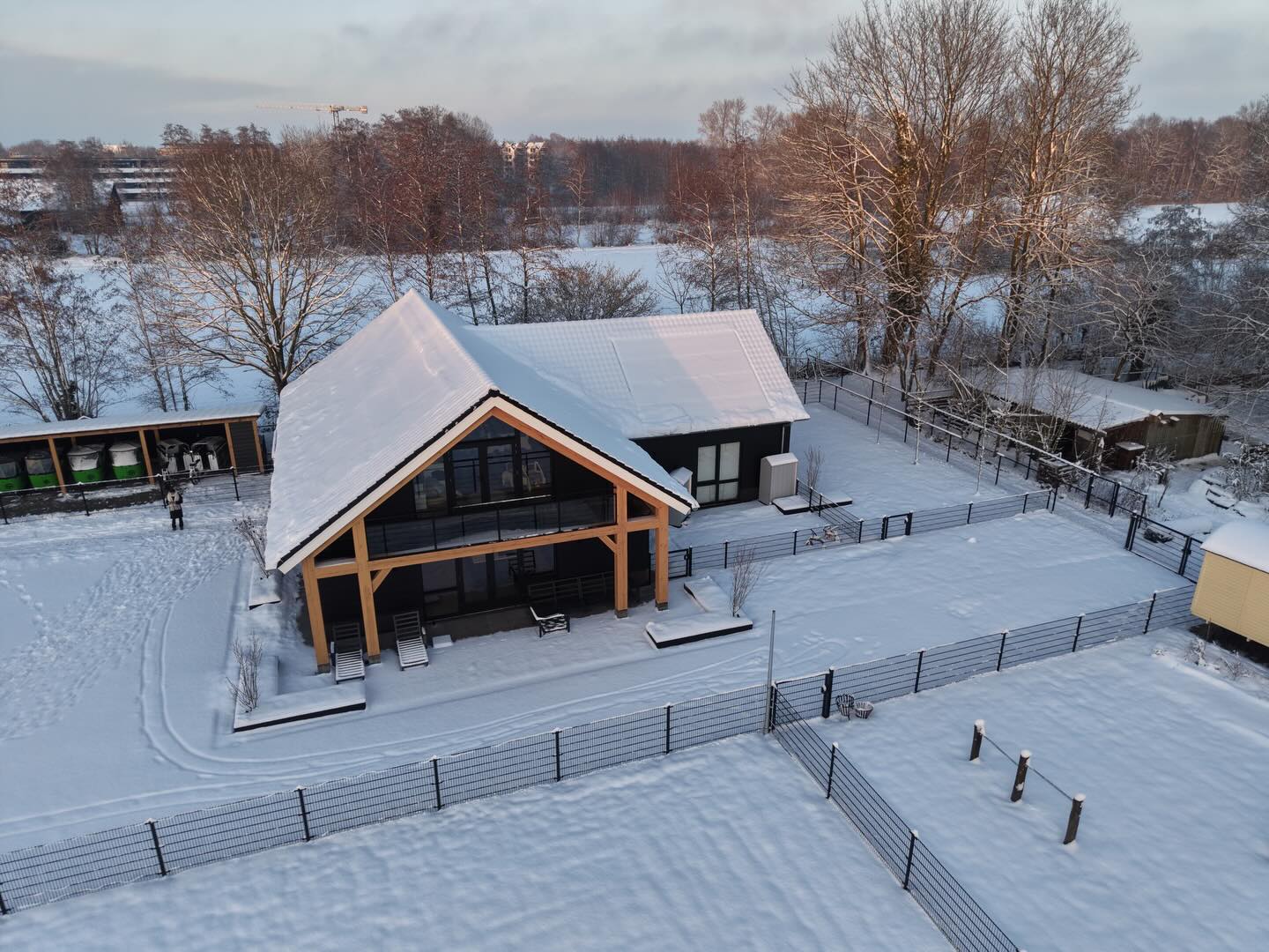 Wat hadden we toch een geluk met de sneeuw twee weken terug! Omdat we dit niet vaak meemaken, toch even wat mooie fotoβs gemaakt van hoe onze panden in Leusden eruit zien!βοΈπ€©
