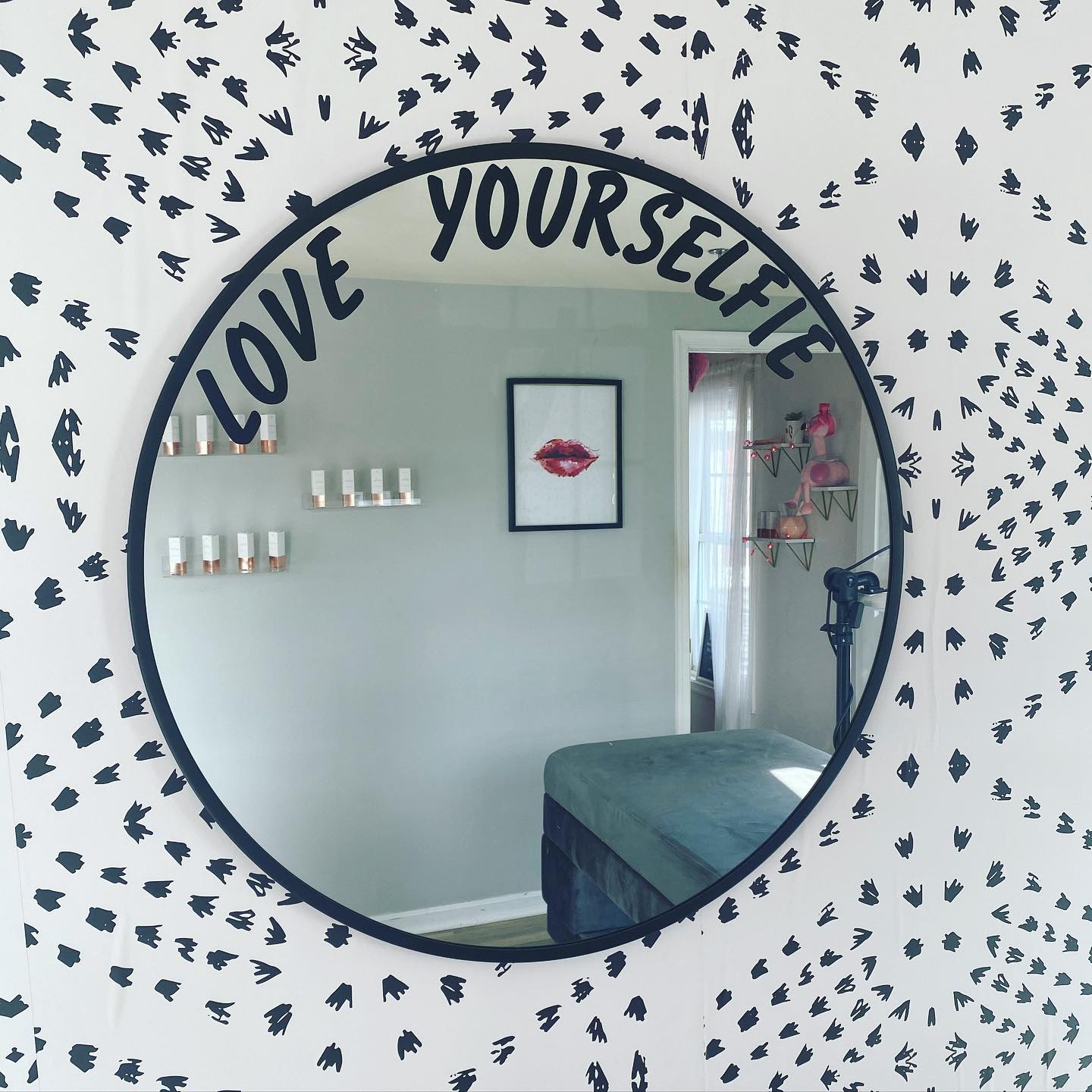 Love Yourselfie ๐
.
.
.
.
.
.
#eyelashextensions #eyelashes #lashes #lashextensions #eyes #lash #goodvibes #goals #love #follow #like #dclashes #dmv #nova #va #dmvlashes #gainesvilleva #haymarketva #photography #fyp