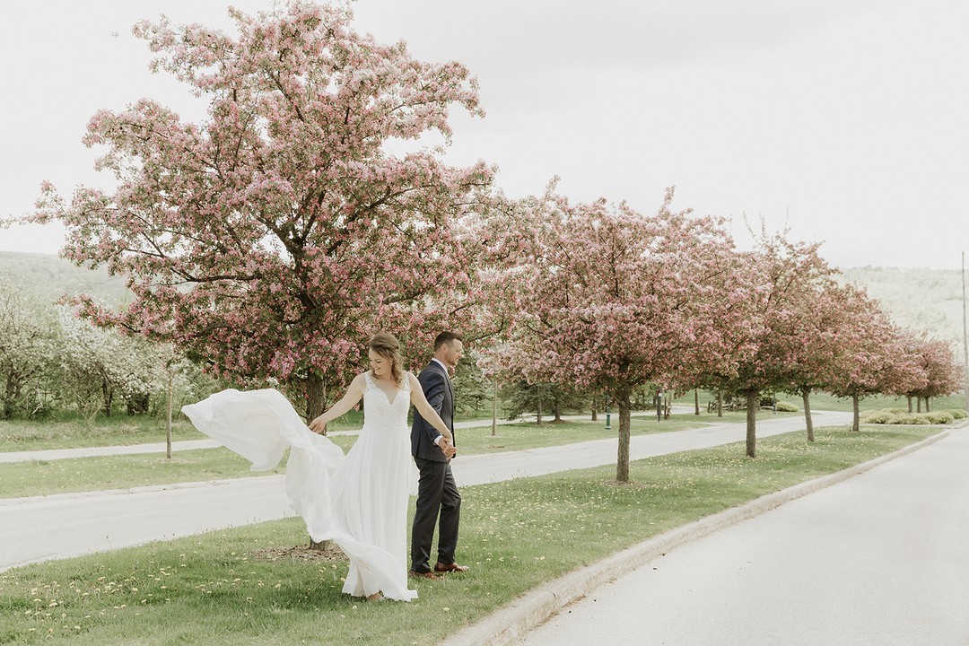 Love in bloom.⠀⠀⠀⠀⠀⠀⠀⠀⠀
⠀⠀⠀⠀⠀⠀⠀⠀⠀
⠀⠀⠀⠀⠀⠀⠀⠀⠀
⠀⠀⠀⠀⠀⠀⠀⠀⠀
⠀⠀⠀⠀⠀⠀⠀⠀⠀
⠀⠀⠀⠀⠀⠀⠀⠀⠀
📸: @mariescholzphoto⠀⠀⠀⠀⠀⠀⠀⠀⠀
⠀⠀⠀⠀⠀⠀⠀⠀⠀
#amandajeromeevents #weddings #destinationsoutherngeorgianbay #engaged #collingwoodwedding #weddingplanner #luxurywedding #WPIC #weddingstyle