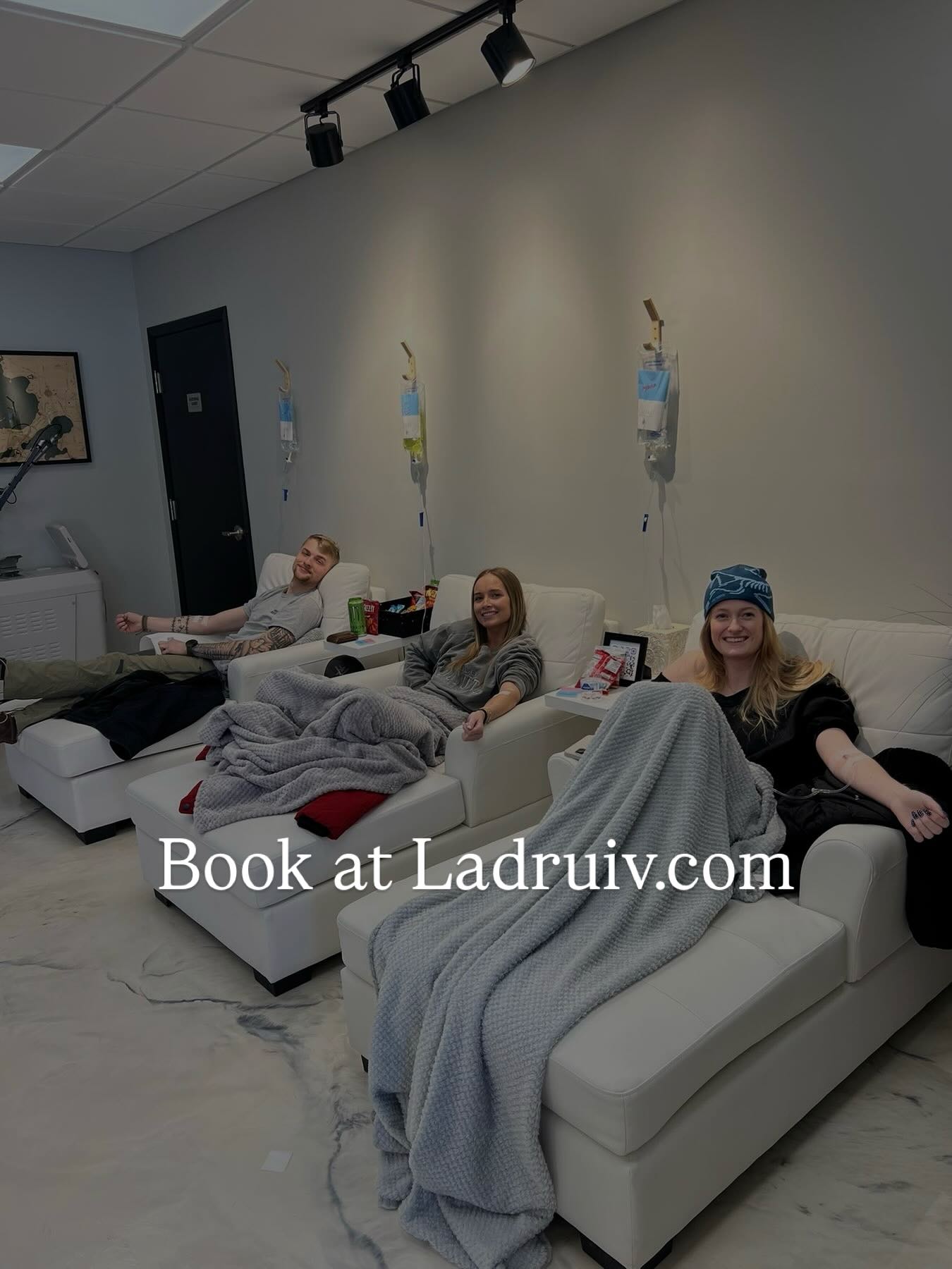 An additional RN = more availability. Check out next weeks schedule and book with Donna RN or Ashlee RN
#ivdrip #middletonwellness #vitamintherapy