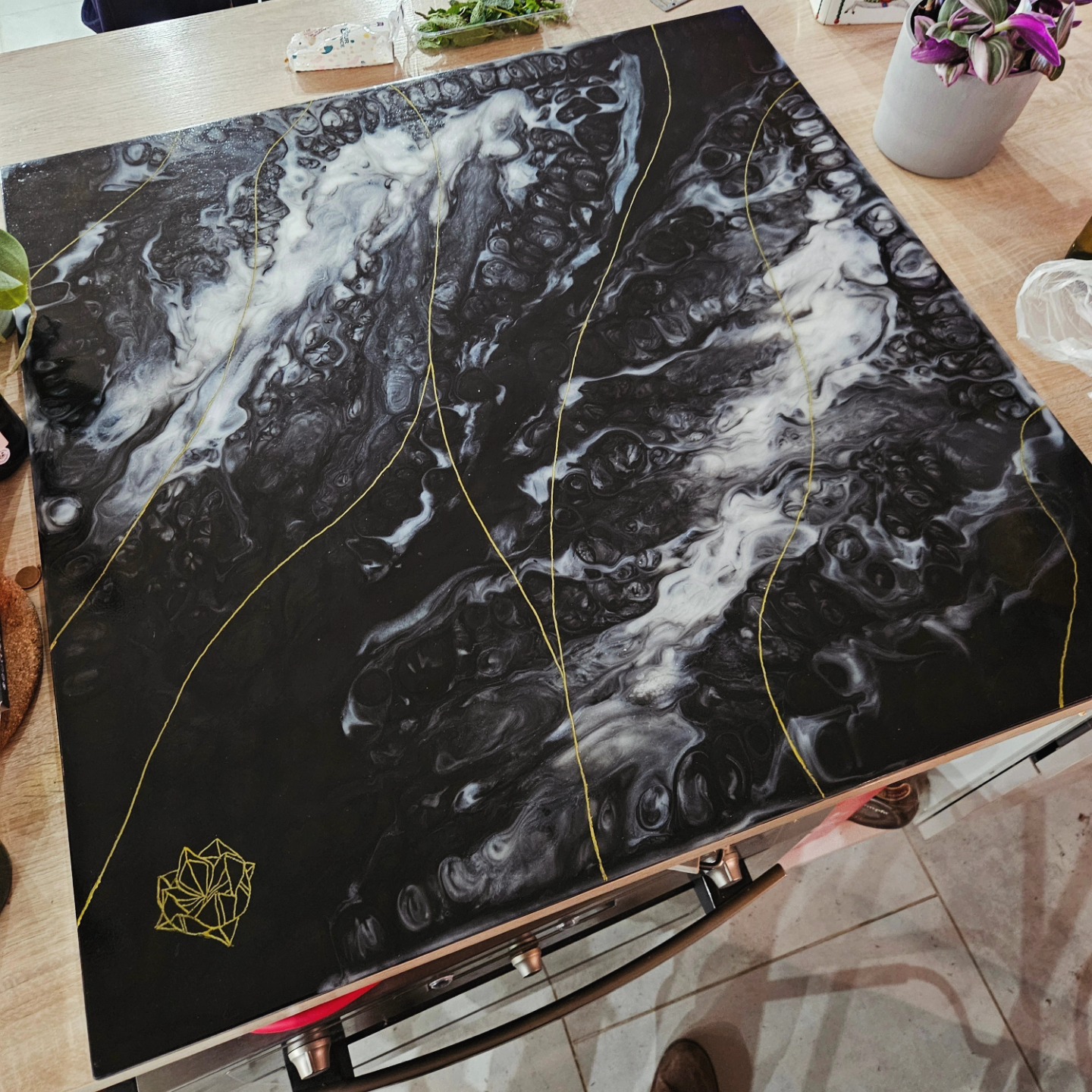 Très bonne année 2025 à tous !
#lafabricdard #artisanatfrancais #autoentrepreneur #epoxyart #epoxyresin #2025