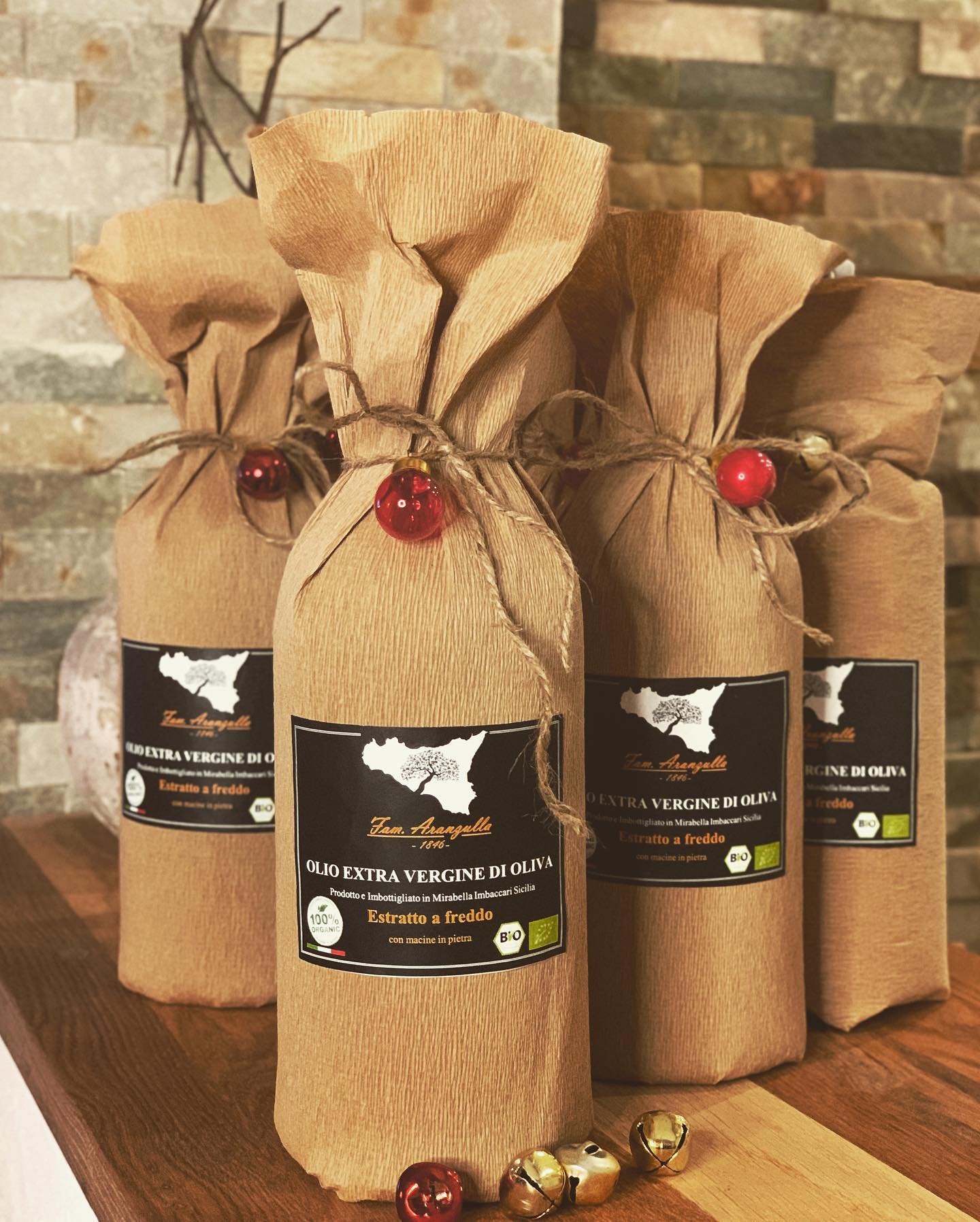 Echtes natürliches Olivenöl
www.olivenoelaranzulla.de
#olivenöl #nativesolivenölextra #bioprodukt#italienischesolivenöl #olivenölmitbrot #inolivenöldippen #nachhaltig #frühstückmitolivenöl #olivenölextravergine #bioolivenöl#naturprodukt#natürlich#gesund#filippoaranzulla#plantage#oekologisch#olivenölaranzulla