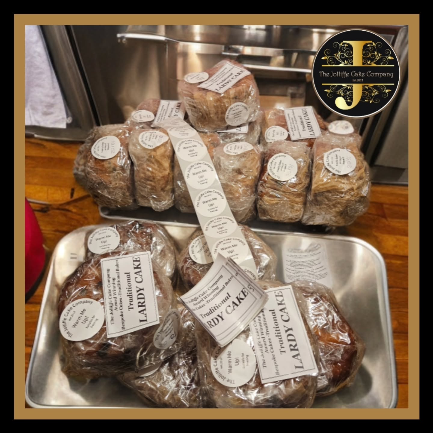 It has all been about comfort this week, in a VERY wetter than wet week! Copious amounts of Lardy cakes. Breadpudding collected and posted, along with Lardy Cake & Breadpudding Combi boxes and Tottenham Cake. #lardycakebypost #lardycakeandbreadpuddingcombibox #lardycake #breadpuddingonline #breadpudding #tottenhamcake #thejolliffecakecompany #bakesbypost #cakecompany #uk #berkshire #woodley #wokingham #rdguk