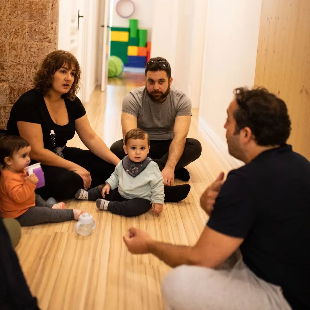 Us presentem els acompanyaments online per aquest estiu!
Ara que arriba l'estiu i passareu més temps amb els vostres infants us proposem una eina per ajudar-vos per aquests dies.
Us proposem:
Sessió de 40 minuts en línia per Zoom
• Orientacions i pautes adaptades a la vostra situació específica, tant per a professionals com per a famílies.
• Famílies: qüestionari per entendre millor el vostre cas, suggeriments d'activitats i orientacions segons la temàtica.
• Temàtiques: gestió de l'ús de pantalles, jocs educatius, normes i límits, dificultats d'aprenentatge, TDAH, Altes Capacitats, entre altres.
• Enregistrament de la sessió perquè el pugueu revisar quan us sigui necessari.
En aquests acompanyaments, podràs compartir les teves inquietuds a nivell personal o professional.
Explorarem junts un camí per abordar aquestes preocupacions, oferint-te tot el meu coneixement i experiència. Les temàtiques varien segons si ets una família o un professional.
Tingues en compte que aquest acompanyament és puntual i serveix per orientar el camí a seguir, però NO substitueix un procés d'intervenció més profund si és necessari. En finalitzar, rebràs l'enregistrament de la sessió per a consultes futures.
Més informació per DM.