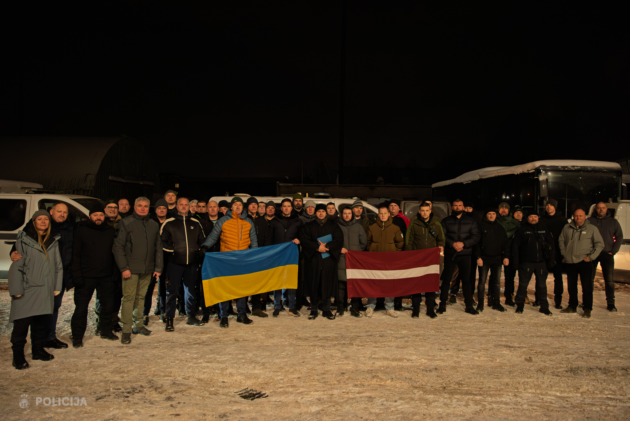 Darīts! 40 auto Ukrainas aizstāvjiem piegādāti 💪💪💪
Transports joprojām ir ārkārtīgi pieprasīts, katru dienu brigādes vēršas pie mums ar aktuālajām vajadzībām. Tāpēc milzīgs paldies visiem ziedotājiem un visai @valsts.policija komandai par kārtējo apliecinājumu, ka ir jādara.
Kamēr Ukraina grimst Putlera radītajā tumsā un aukstumā, mums jāpalīdz vēl vairāk. Gatavojam jau nākamo konvoju 🇱🇻🇺🇦