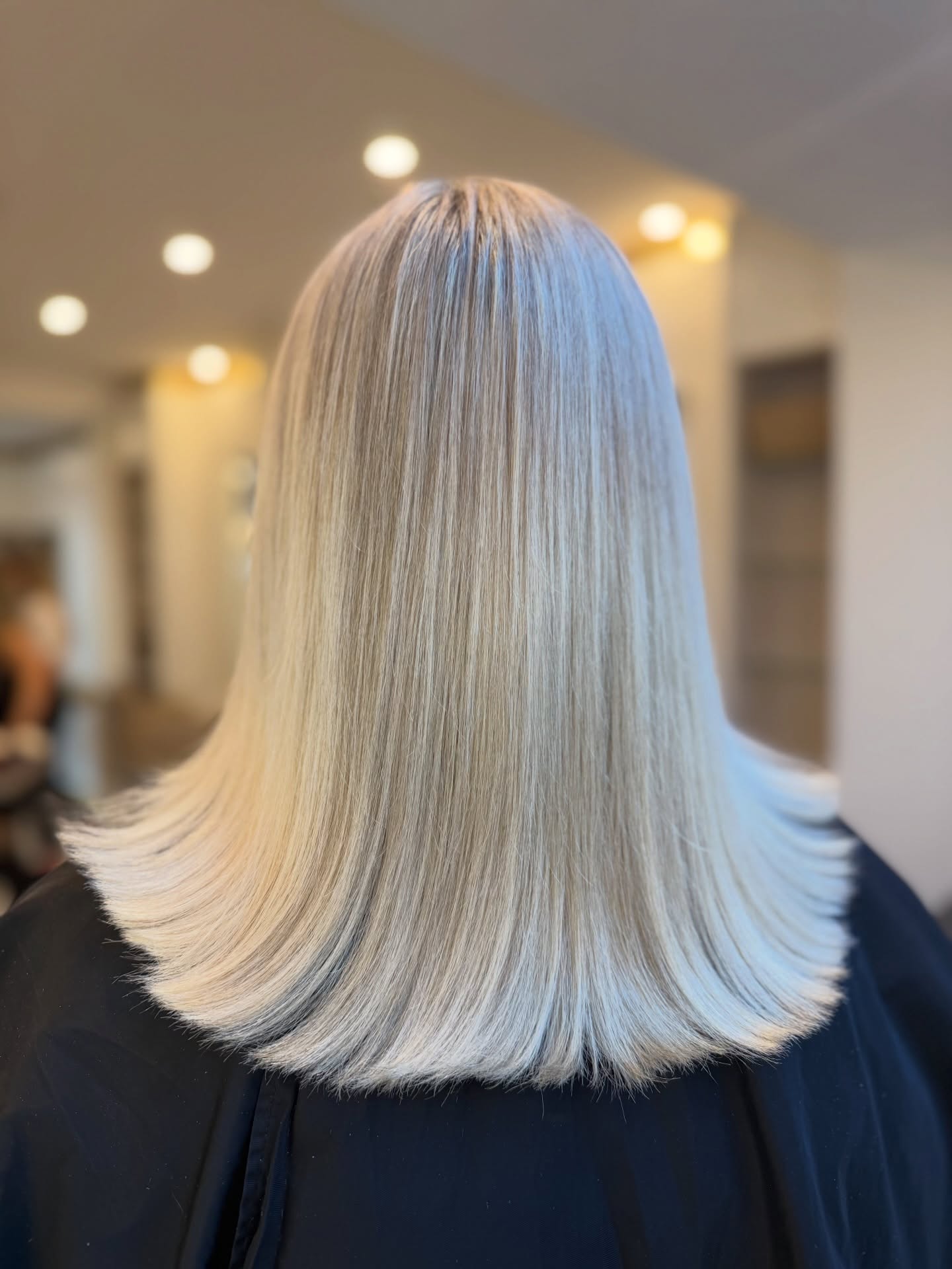 teeny tiny baby lights 🥹🥰
my availability is posted on my highlights 🫶🏼
service 🤩 full head highlights, toner, cut and blow dry 🤩
💰 £160
based 📍- @gallagherandwashington 27 Dovedale Road, L18 5EP
📱enquiries - contact button + DM
📱book - link on profile
products used -
@lorealpro @lorealuki @loreal @lorealpro_education_uki @rosieoconnorprohair
@salonsdirect @sallyserskineliverpool
@beautylaunchpad
@hairdressersjournel
i don’t edit my pictures 📸
~
#hairbylucyansboro #studioluxe #studioluxeliverpool
#beautylaunchpad #hairdressersjournal lorealcolourspecialist liverpool liverpoolhair colourspecialist blondespecialist balayagespecialist liverpoolhairspecialist liverpoolbalayage bohoblondetechnique iambohoblonde transformationtechnique balayagetransformation blondetransformation fallhair hairtransformation