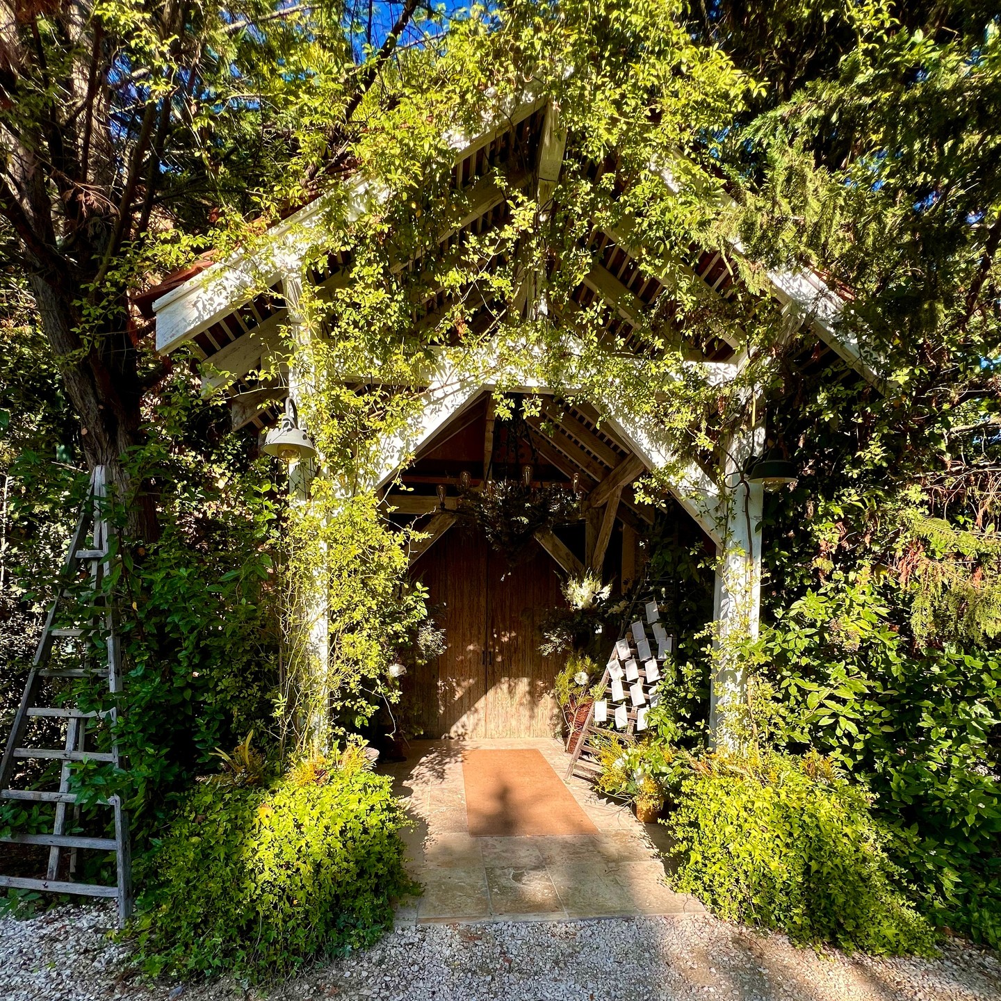✨ Votre histoire d’amour mérite un décor à la hauteur : la Provence dans toute sa splendeur.
#LaBastideDuRegent #MariageDePrestige #MariageEnProvence #MariageDeRêve #UnJourInoubliable #CérémonieÉlégante #AmourEnProvence #RomanceÉternelle #MariageChicEtRomantique #WeddingDreams #LuxuryWeddingFrance #ProvenceWedding #DestinationWeddingFrance #SouthOfFranceWedding #ChateauWedding #InspirationMariage #PrestigeWedding #ÉléganceEnFête #LuxuryWeddingVenue #MariageSousLesÉtoiles
