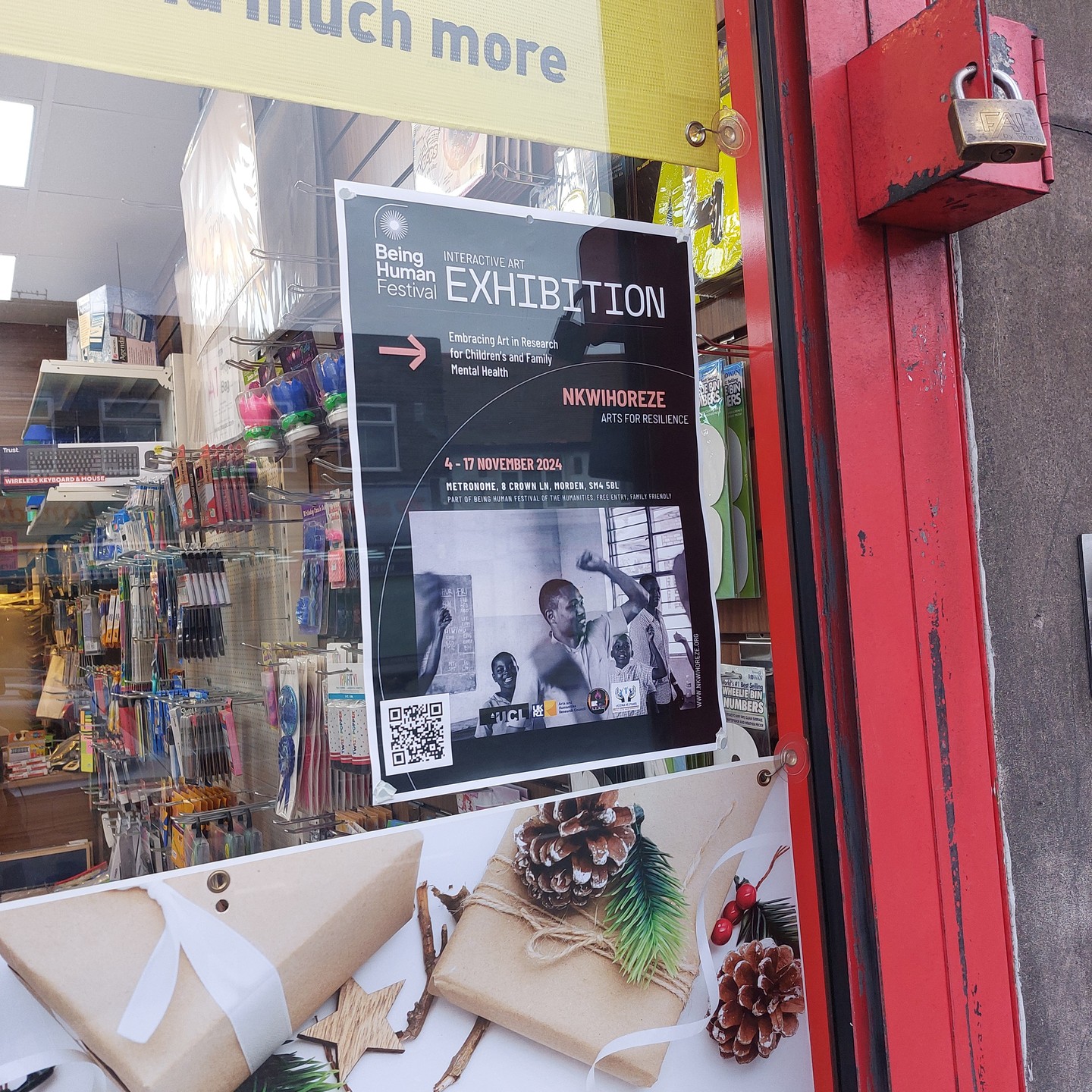 Final preparations before our @beinghumanfest exhibition at @metronomelife
Thank you to southlondonstationersprinters for displaying our poster and for excellent service printing our @nkwihorezeproject photos and artwork created in partnership with @uyisenganimanzi_org
We can't wait to share our art and story with everyone. Please come and visit Metronome and view our exhibition between 4th and 17th November 2024.
#nkwihorezeproject #artsforresilience #childrensmentalhealth #trauma #intergenerationaltrauma #childrensrights
#ucl #BeingHuman2024