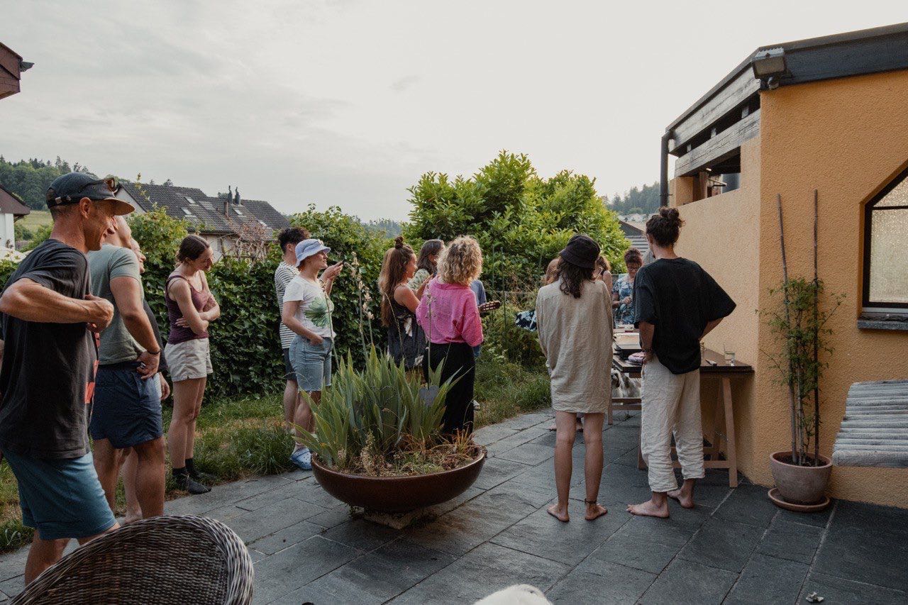 Santemi: I'm very close to my family and I worship the friendships I made very much. So leaving this behind is not easy. Also, it's very important to me, that Yuma get's to grow up with family around. So how can I make sure we won't lose any of this during our traveling?
Well, I honestly hope that you will visit us from time to time. With our blog, we will update you on where we currently are and also invite you to join us. Even though we will travel alone, we do not intend to stay alone. We also hope, that during our trip we will have the chance to connect with like-minded families and build a new big family.
wanna stay updated? subscribe to our newsletter (link in bio) and join the adventure. 🌞