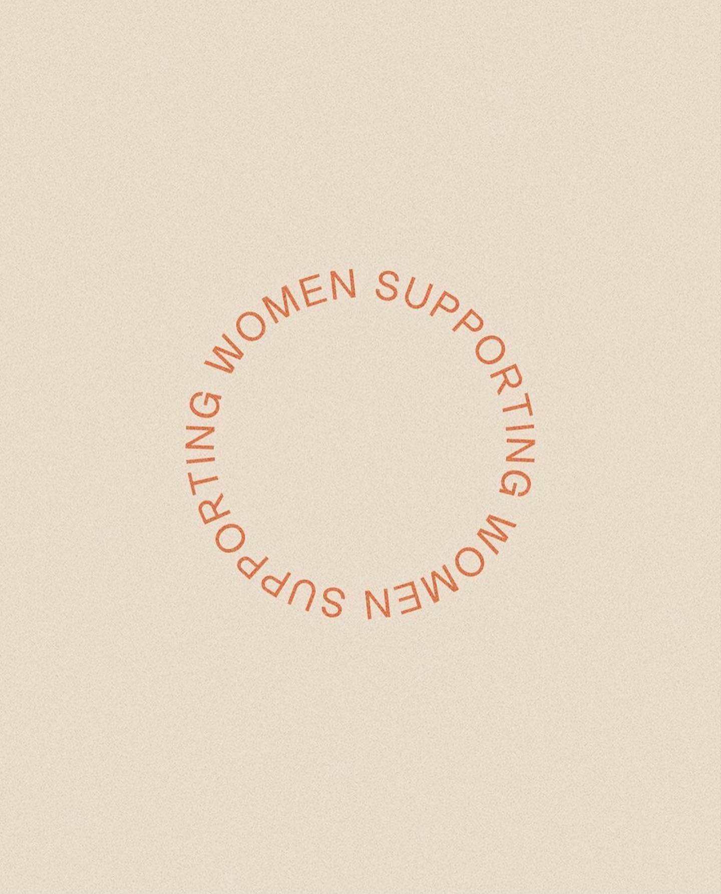 So grateful for all of the incredible wāhine in my life 🧡 ⠀
⠀
Image via @coldteacreative x