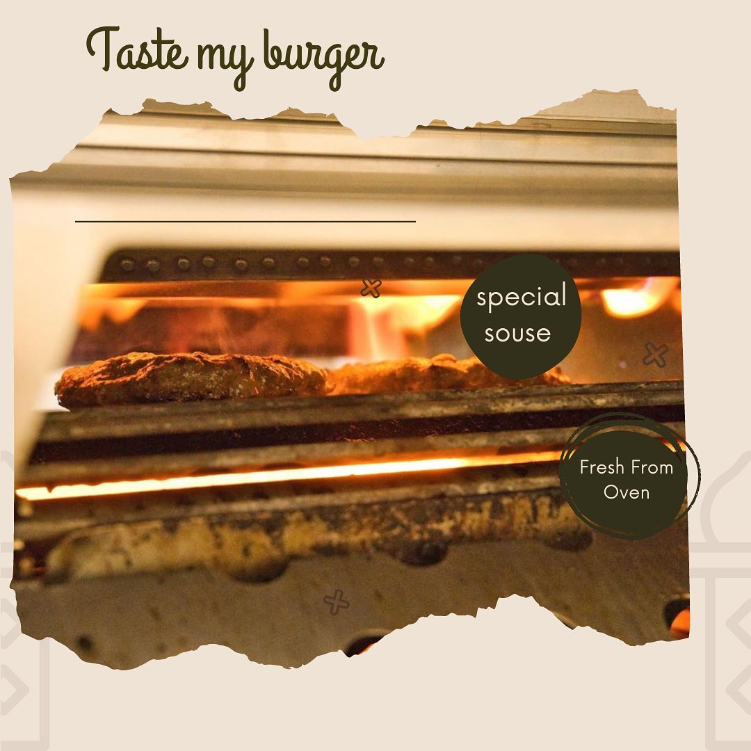 A hamburger can be a blank canvas for whatever you want to create. You can even make a vegetarian version if that works better with your diet. Type of protein, variety of toppings, different types of buns (if at all). At taste my burger you can chose what you love 🍔 🍟 🥤 #bestfood #lovefood #munich #halal #tatsefood