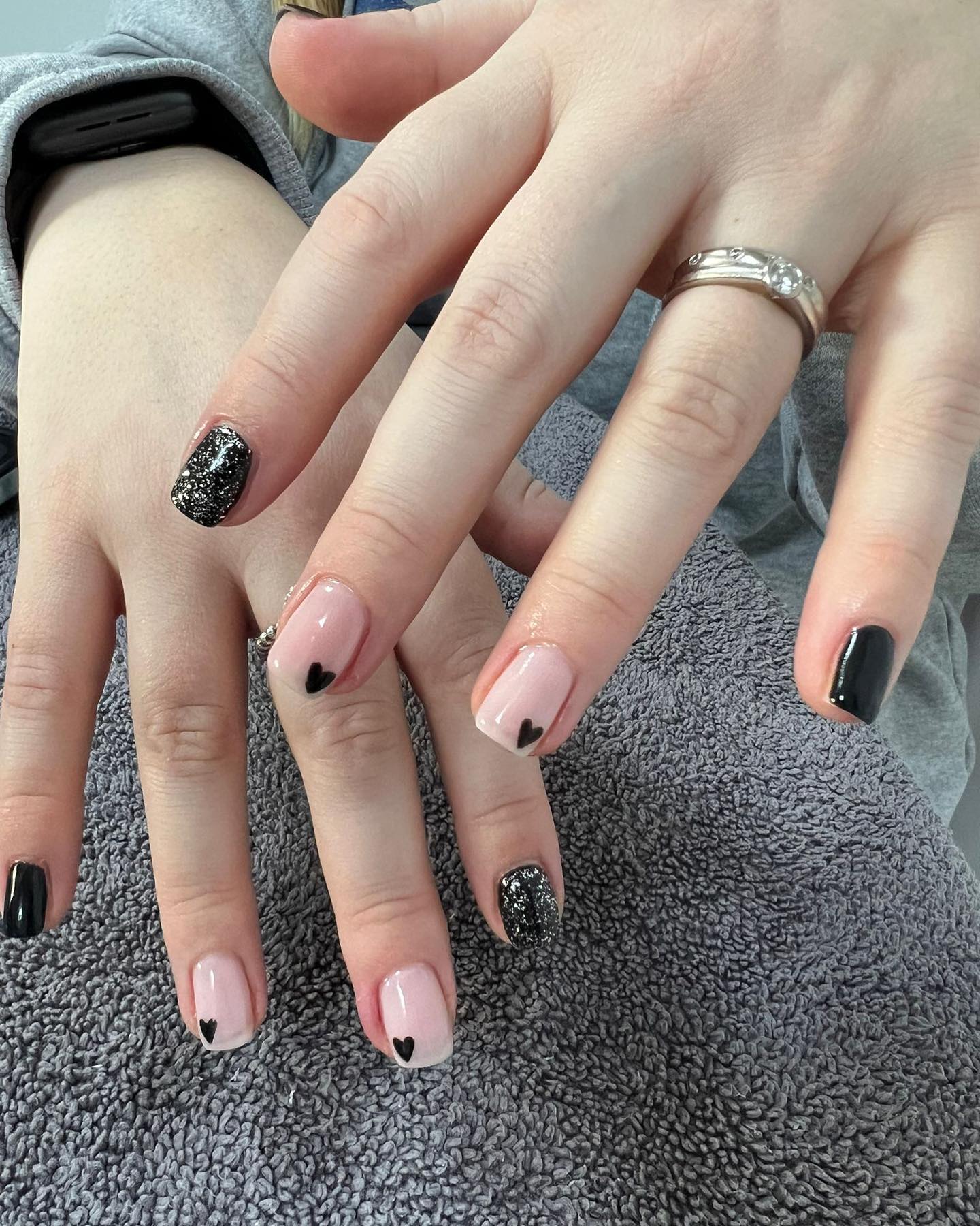First set of valentines nails 🖤
By our Hayley ! 🖤
Gel fingers- £30
#nails #gelnails #nailsofinstagram #nailinspo #nailsart #naildesigns #blacknails