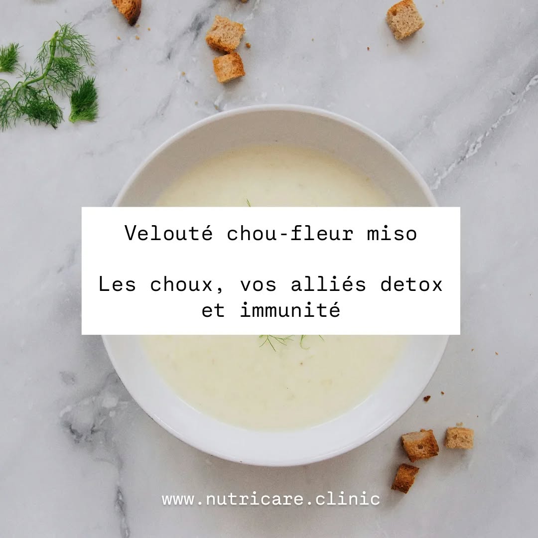 🥦 Ce velouté n’est pas juste bon…
Le chou-fleur fait partie des Brassicacées, une famille reconnue pour sa densité micronutritionnelle 👇
✨ Vitamine C → soutien immunitaire
🦴 Vitamine K → santé osseuse
🧬 Glucosinolates → antioxydants & détox hépatique
🌱 Fibres → digestion & microbiote
Ajoute à ça :
🍘 du miso → fermentation & flore intestinale
🌾 des lentilles corail → protéines végétales + fer + satiété
Résultat ?
Un velouté crémeux, digeste et profondément nourrissant, idéal quand le corps a besoin de douceur… sans compromis nutritionnel 🤍
👉 La recette n’est pas dans ce post
💌 Envoie-moi “VELOUTÉ” en message privé et je te la partage
Simple, réconfortant, et bon pour toi jusque dans tes cellules 🌿
-----------
Je suis Anne-Luce de Labarthe Nutrithérapeute (Bsc dipCNM) spécialisée en biochimie, nutrition et médecine fonctionnelle. J'accompagne particuliers et entreprises pour transformer leur santé et leur performance par des ajustements alimentaires et d'hygiène de vie.