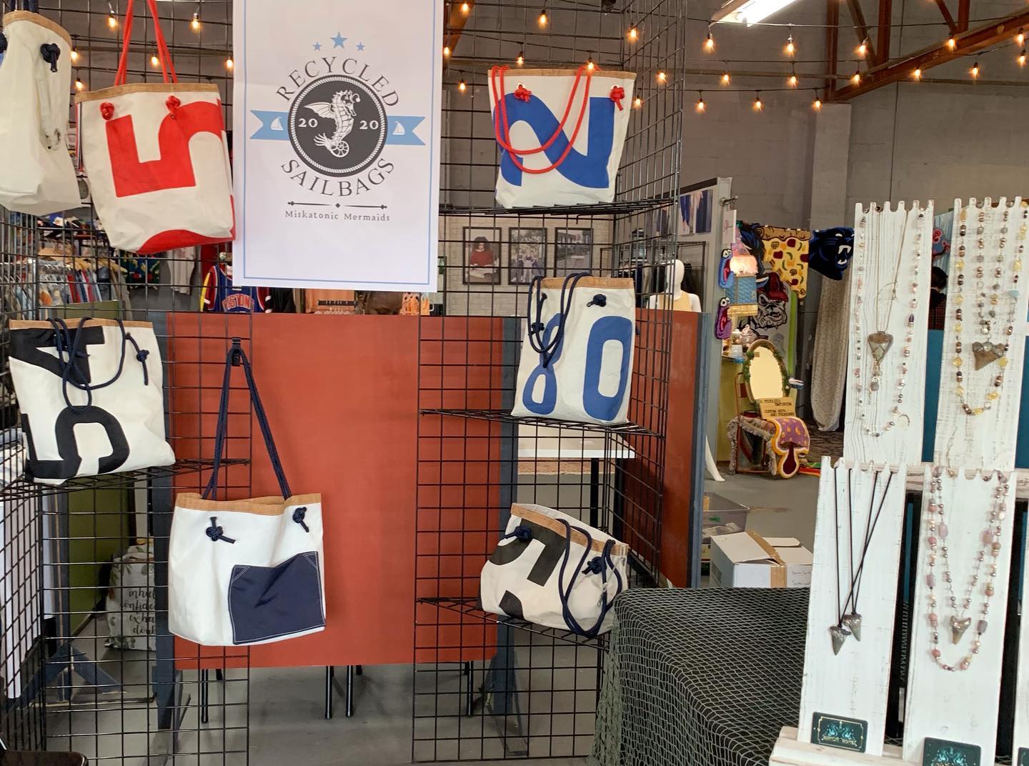 @nomawarehouse Thank you all for a delight evening ❤️#miskatonicmermaids #nomawarehouse #earthday #recycledsails #megalodon jewelry