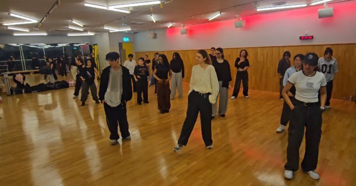 KMDC COMMERCIAL CLASS
STANDING NEXT TO YOU - MIN'S CHOREOGRAPHY
THANKS FOR PUTTING YOUR FULL EFFORTS FOR THIS CHOREO♡
I WILL BRING MANY GOOD CHOREOS IN 2026 ♡