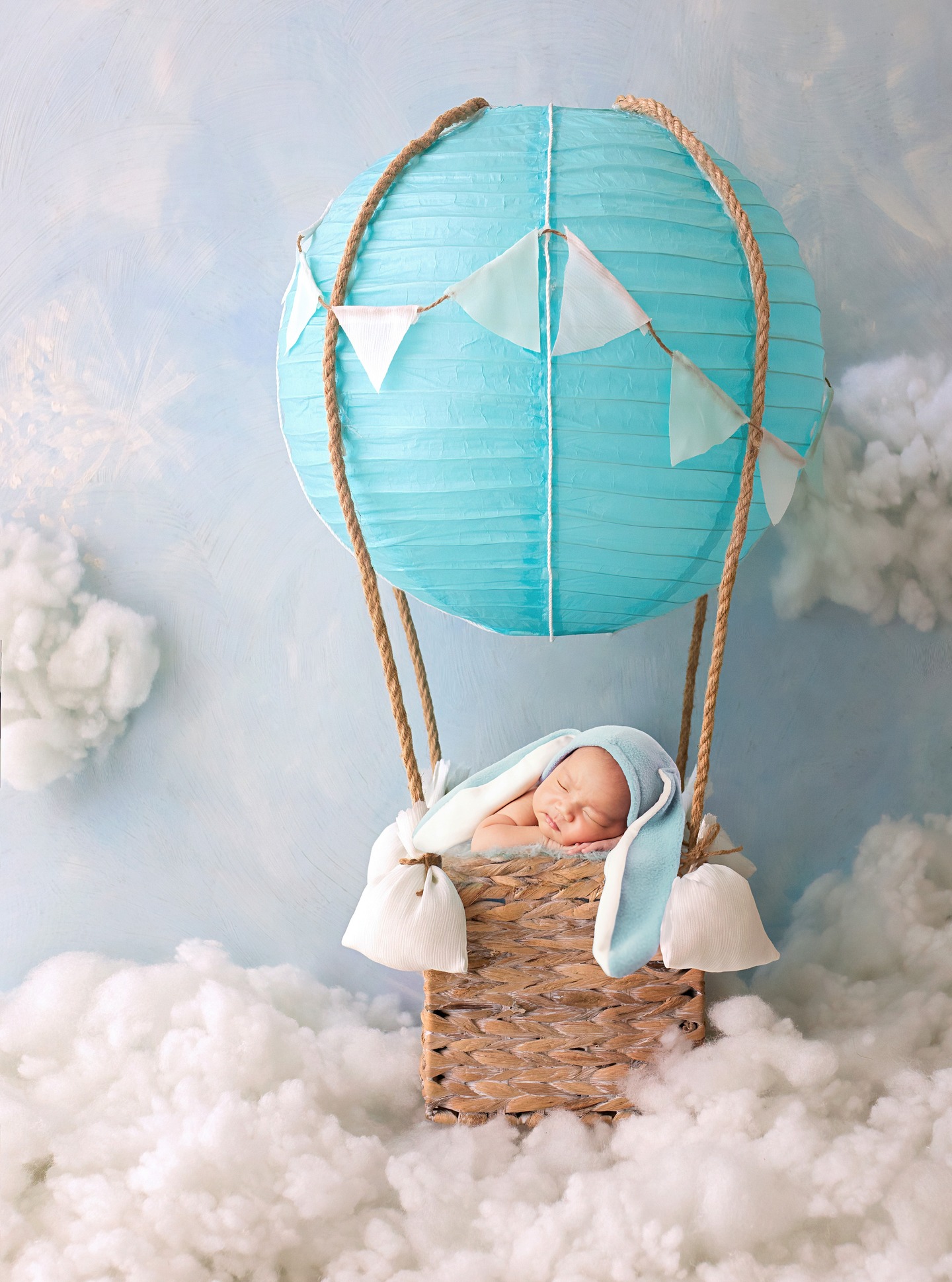 Oh my heart 🩵
Just look at this tiny dreamer, floating among the clouds.
I was over the moon when Kobe's mummy contacted me to share they were expecting another little boy! I first met this lovely family back in 2022 for his big brother's newborn session and have since then welcomed them into the studio to capture several of their big milestones.
This sweet little one slept so soundly while we created this whimsical hot air balloon setup, all soft textures, pastel tones, and that newborn calm that makes my job feel like magic. These early days really do pass in the blink of an eye and it’s such an honour to preserve them for my lovely clients.
If you’re expecting and dreaming of something soft, creative, and beautifully styled for your baby’s first portraits, I’d love to chat.
✨ My diary usually fills months in advance and last-minute availability is very limited. To avoid disappointment, I always recommend enquiring during pregnancy to secure your space.
🤎 As a specialist newborn photographer, I provide everything for your session - from unique newborn outfits to bespoke, handmade props. Every detail is thoughtfully chosen to create something truly special and one-of-a-kind.
📍 Studio in Aldershot, Hampshire
#tinydreamer
#newbornphotography #babyphotography
#hampshirenewbornphotographer
#starspeckledheartsphotography
