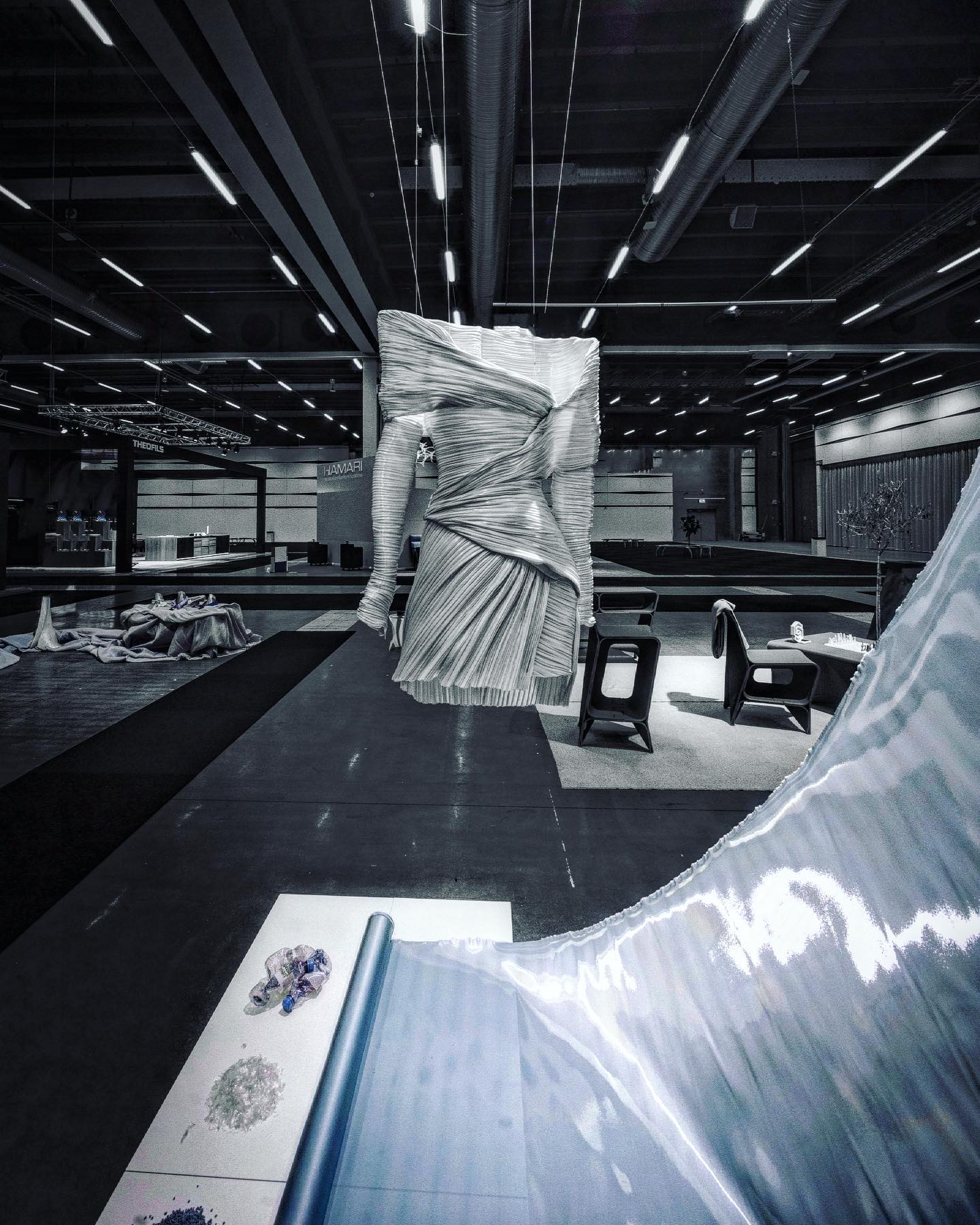 Close-ups from @sthlmfurnfair.
#evianbalmain @balmain Couture dress resembles the flow and reflection of water @olivier_rousteing made of recycled @evianwater bottles.
📸 by @felixdallago
#recycledfashion #recycledmaterials #recycledart #upcycling #circularfashion #fashion