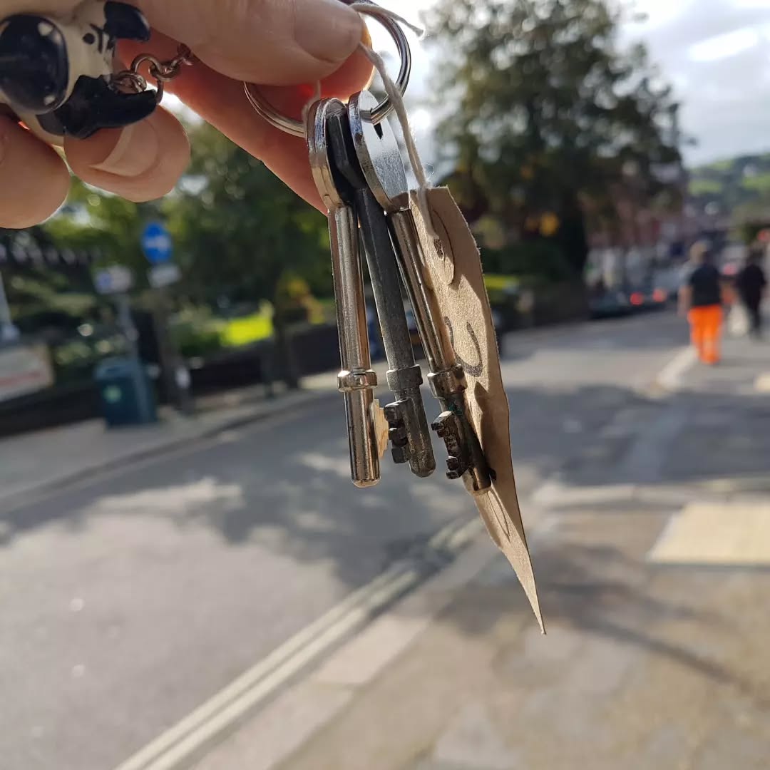 Got the keys last week to my new therapy room in #Belper.
Still at Acorn Natural Health in Heanor on Fridays, where I love being part of a high vibe team! And I still have a mobile therapy service for my lovely ladies who otherwise might struggle with stairs to visit my room... but its quite fun to have an extra base so close to home too .. and with all that free parking up at the Coppice so close!!
#belperderbyshire
#complementarytherapies
#hydrothermmassage
#painrelief #stressbusters #meditation #lovemyjob