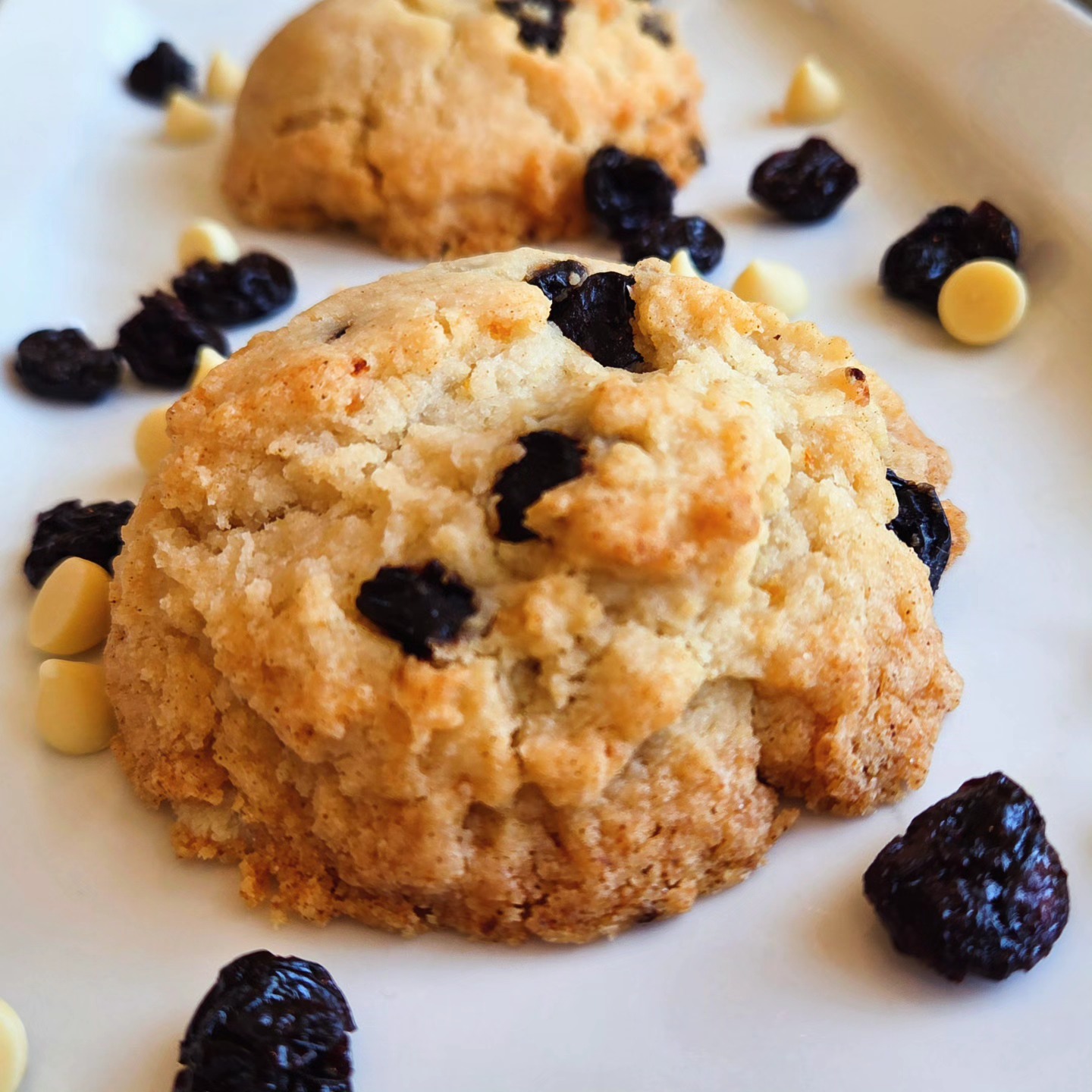 Enjoy the delightful burst of tangy dried cherries, sweet vegan white chocolate chips and hint of coconut with our Vegan White Chocolate Cherry Cookie! Pre-order these delicious beauties on our website and get 15% off of them until Tuesday July 15th at 5pm.
www.whatthegf.ca
Pick up hours Wednesday-Sunday 9am-5pm, Monday-Tuesday 11am-5pm.
#vegancookies #glutenfree #whatthegf #beavertonontario