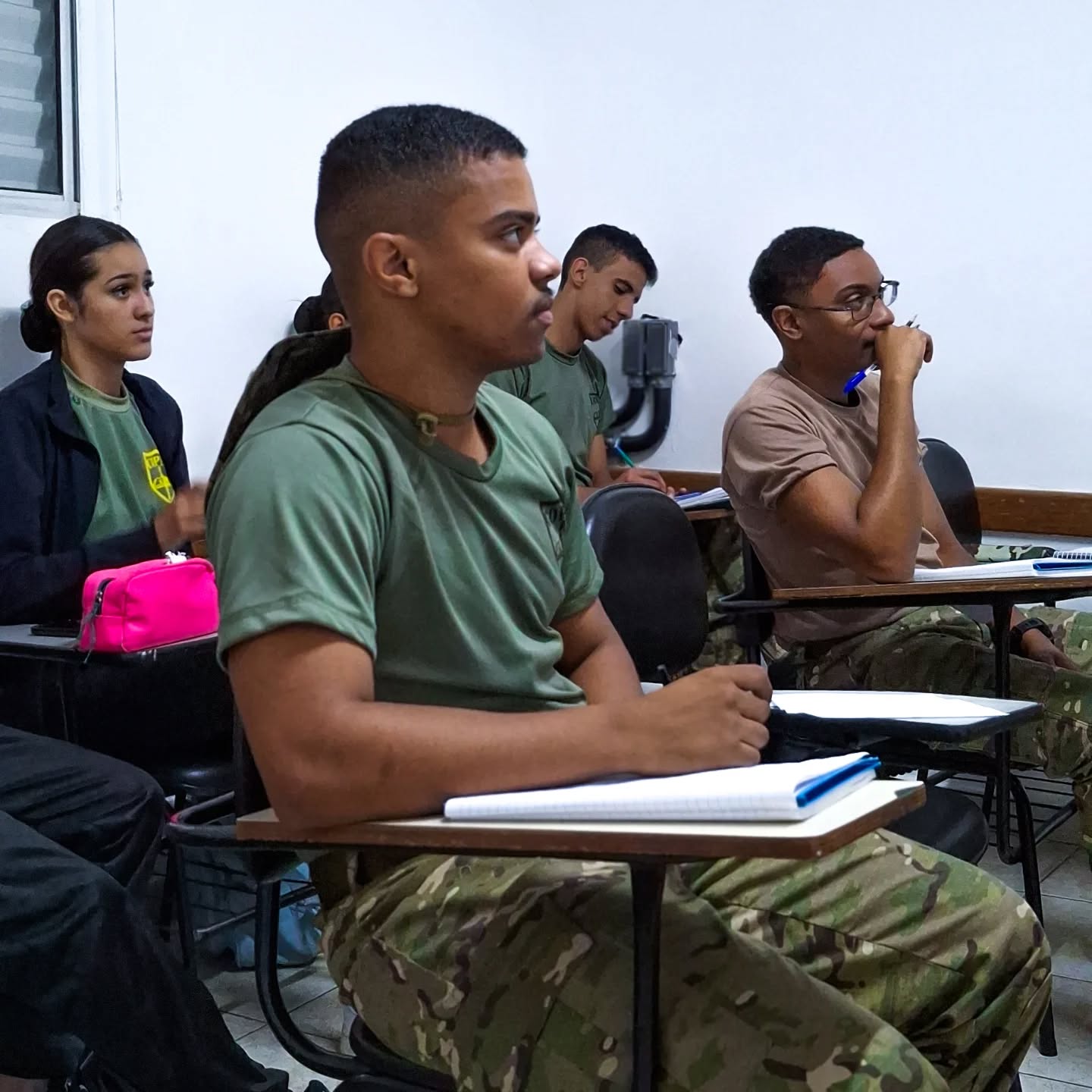O COPAM Preparatório Pré-Militar é uma instituição dedicada a preparar alunos para concursos públicos e carreiras militares. Oferece conteúdos específicos e atualizados, alinhados às exigências das provas. Conta com metodologia eficiente e profissionais qualificados para apoiar a aprovação dos estudantes. O foco é desenvolver disciplina, conhecimento e confiança para alcançar objetivos.
As vagas estão abertas para quem deseja seguir a carreira dos sonhos.⚠️🇧🇷
.
.
.
.
.
.
.
.
.
#militar #premilitar #proedgru #guarulhos #marinha #saopaulo #inclusãoescolar #adventista