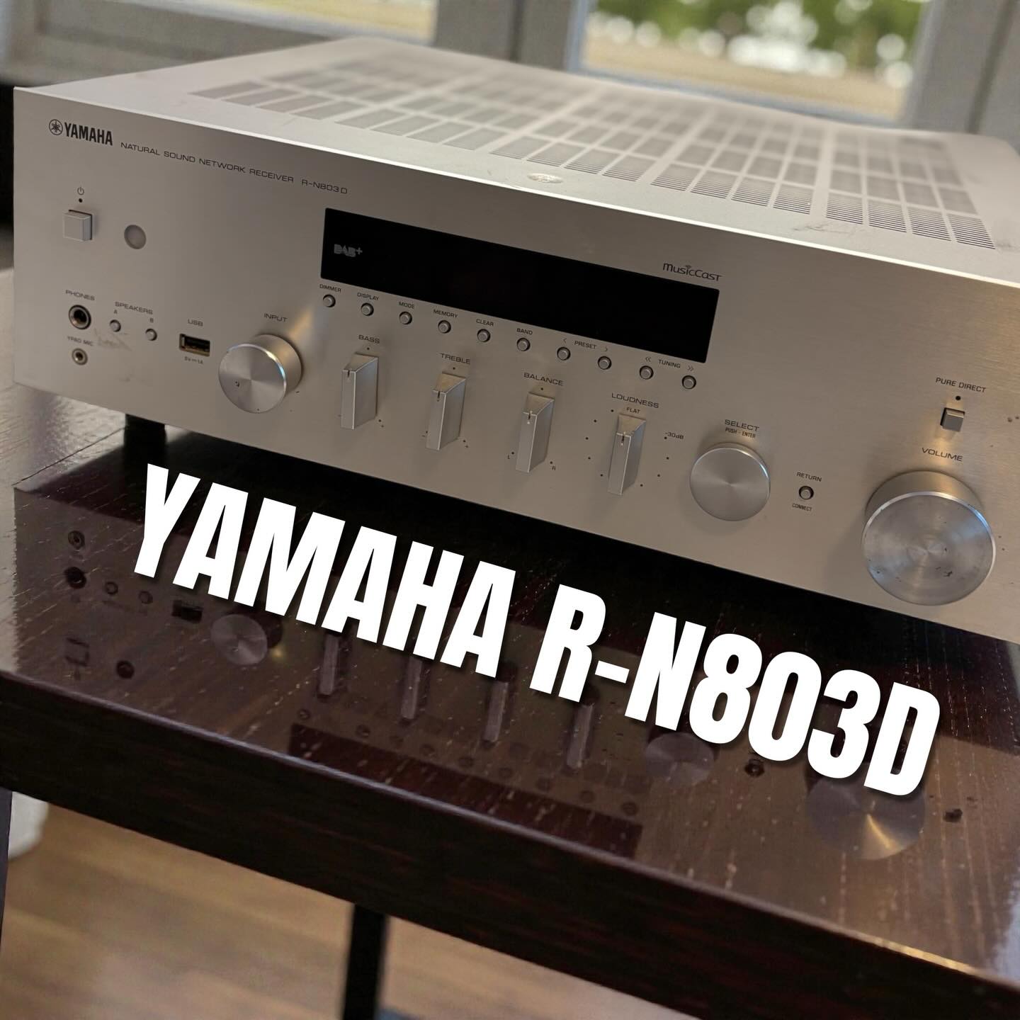 YAMAHA R-N803D.. Schöner MusicCast- Verstärker der etwas Pflege benötigt. Mieses Knistern in den Boxen mindert leider den Hörgenuss. Als Lautstärke-Encoder zerlegen und reinigen, neue Protect-Relais und eine LED tauschen. Mal schauen , wie er dann klingt..
#vintageaudiomd #vintageaudio #vintageaudiorepair #vintagehifi #yamaha